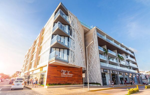 The Fives Downtown Hotel - Curio Collection by Hilton - Hoteles 4 estrellas en Playa del Carmen, México