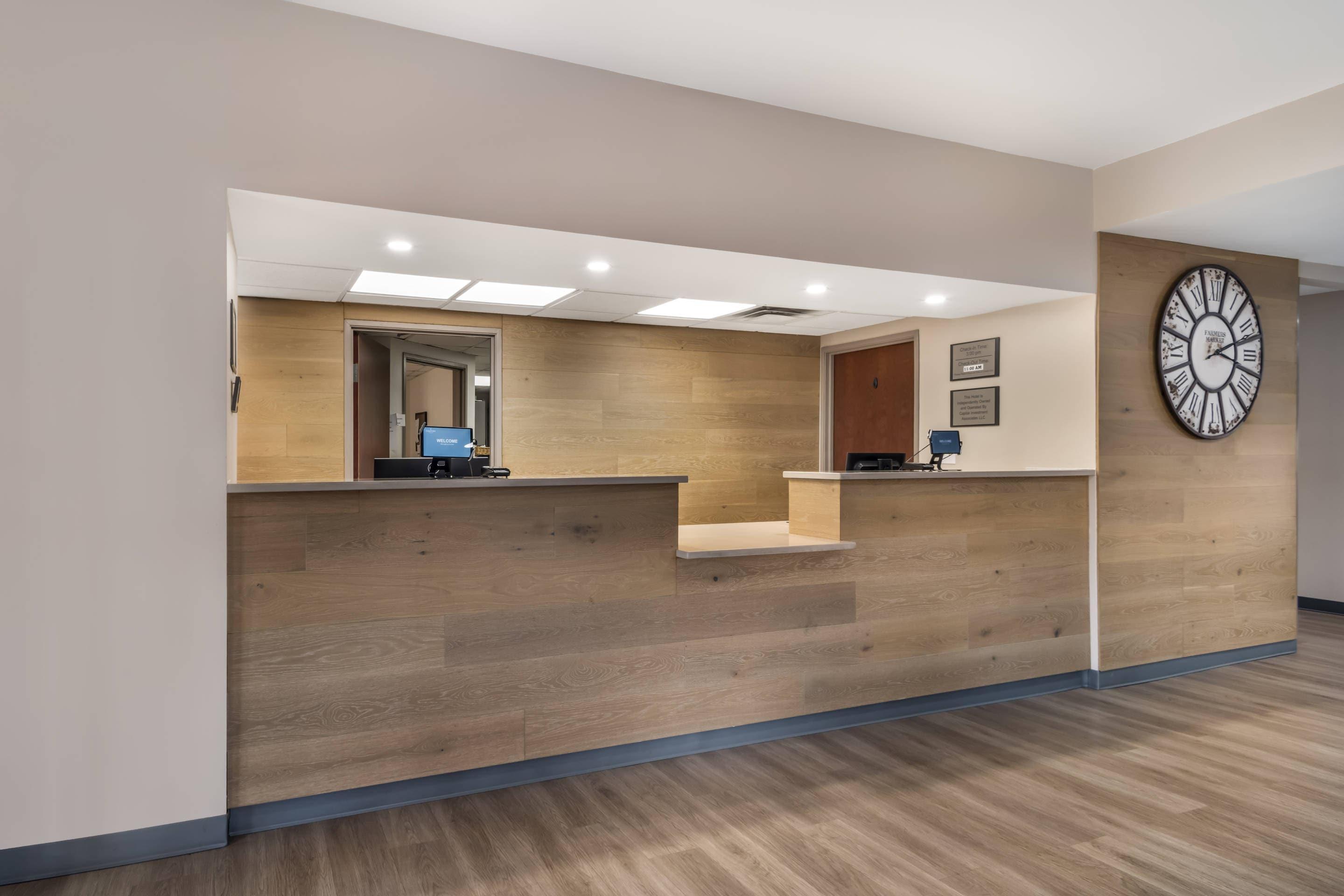 Vista Lobby Country Inn & Suites by Radisson, Shelby, NC