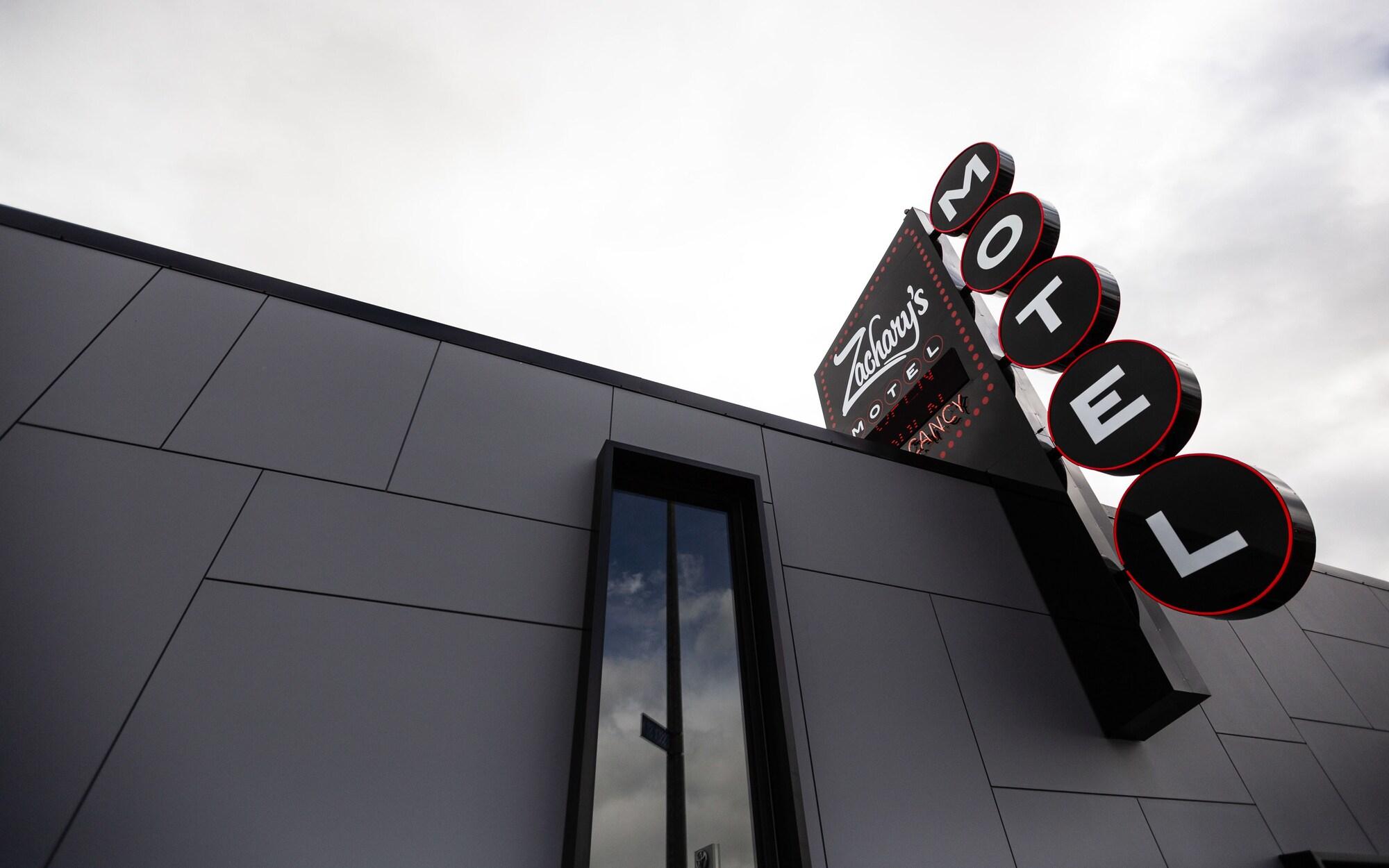 Varios Zachary's Motel