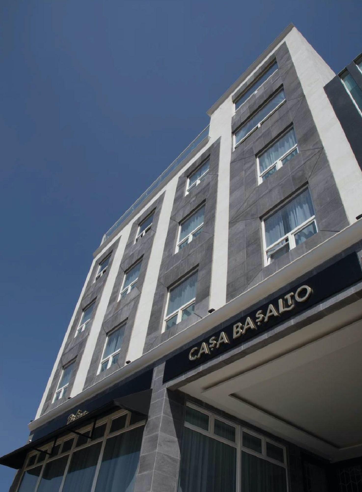 Vista Exterior Casa Basalto