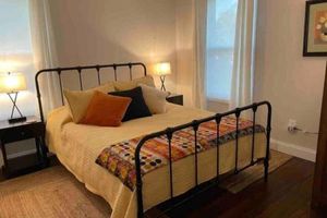 Alquiler Vacacional - Lovely, Recently-Renovated Home in Chestertown which sleeps 7.