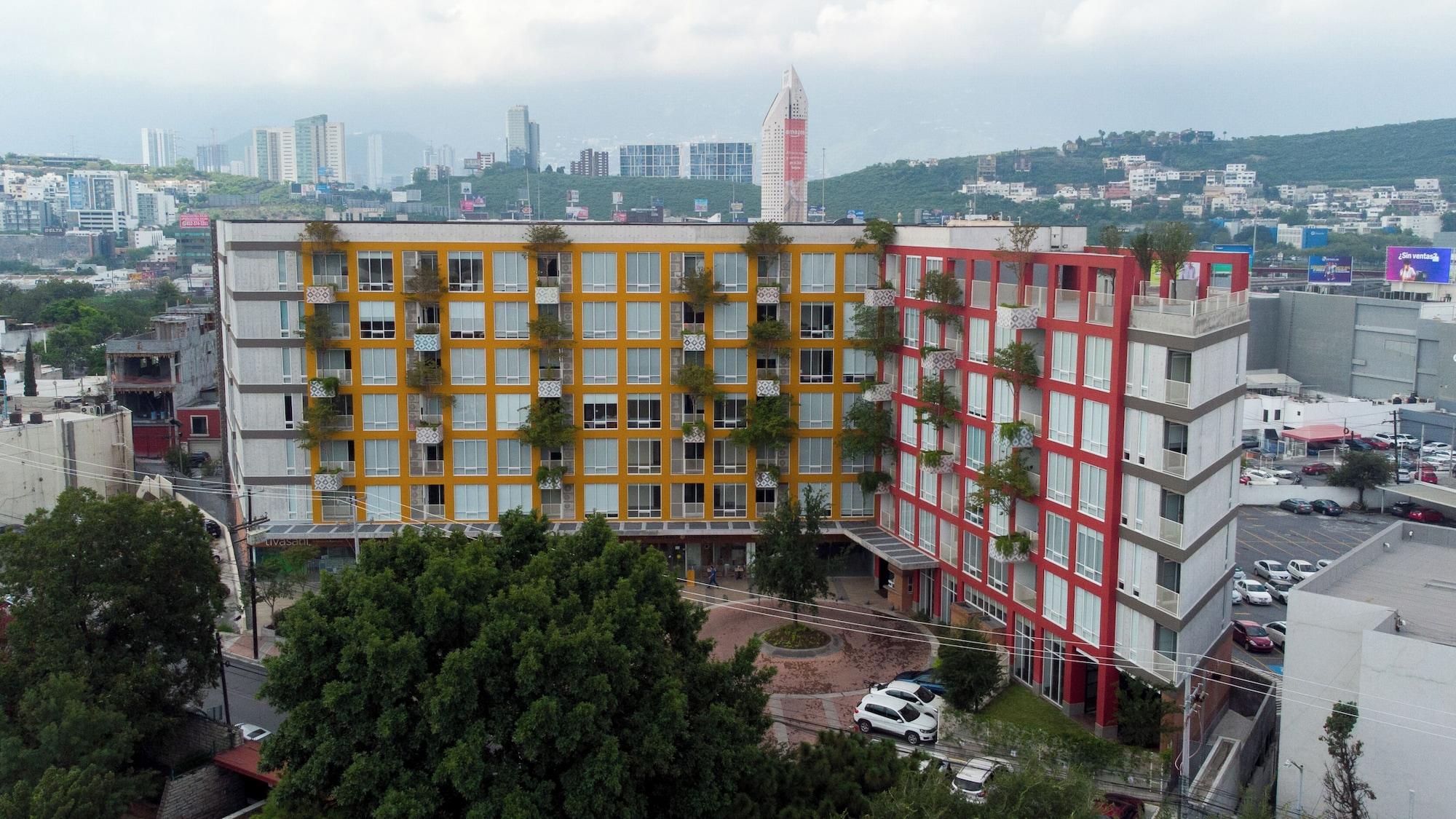 Varios Paralelo Obispado