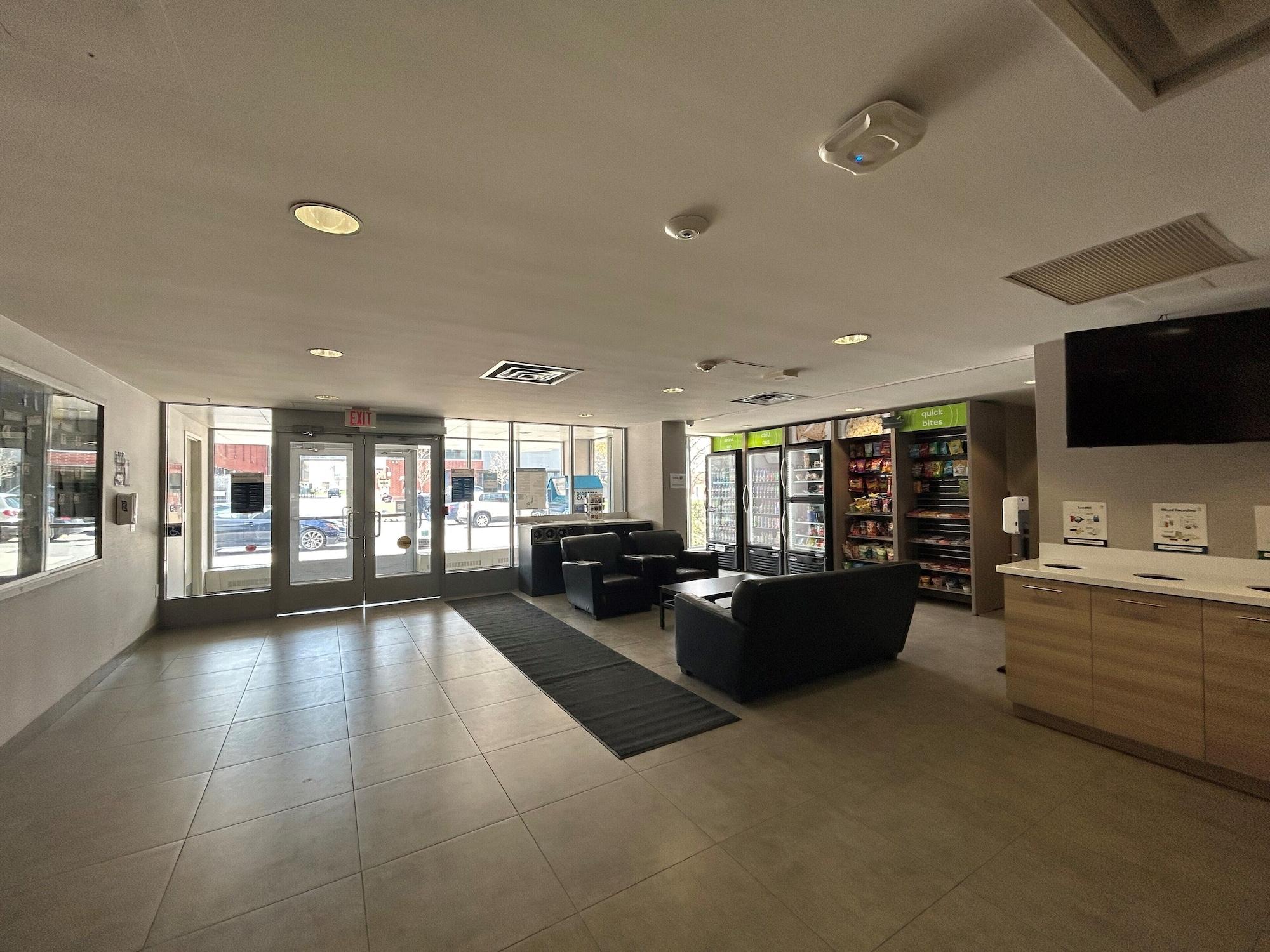 Vista Lobby Residence & Conference Centre - Brampton