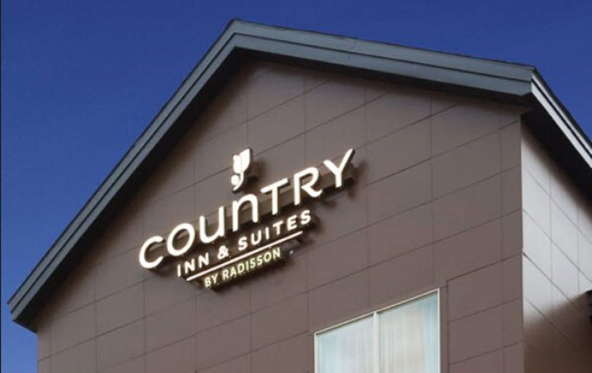 Vista Exterior Country Inn & Suites by Radisson, York, PA