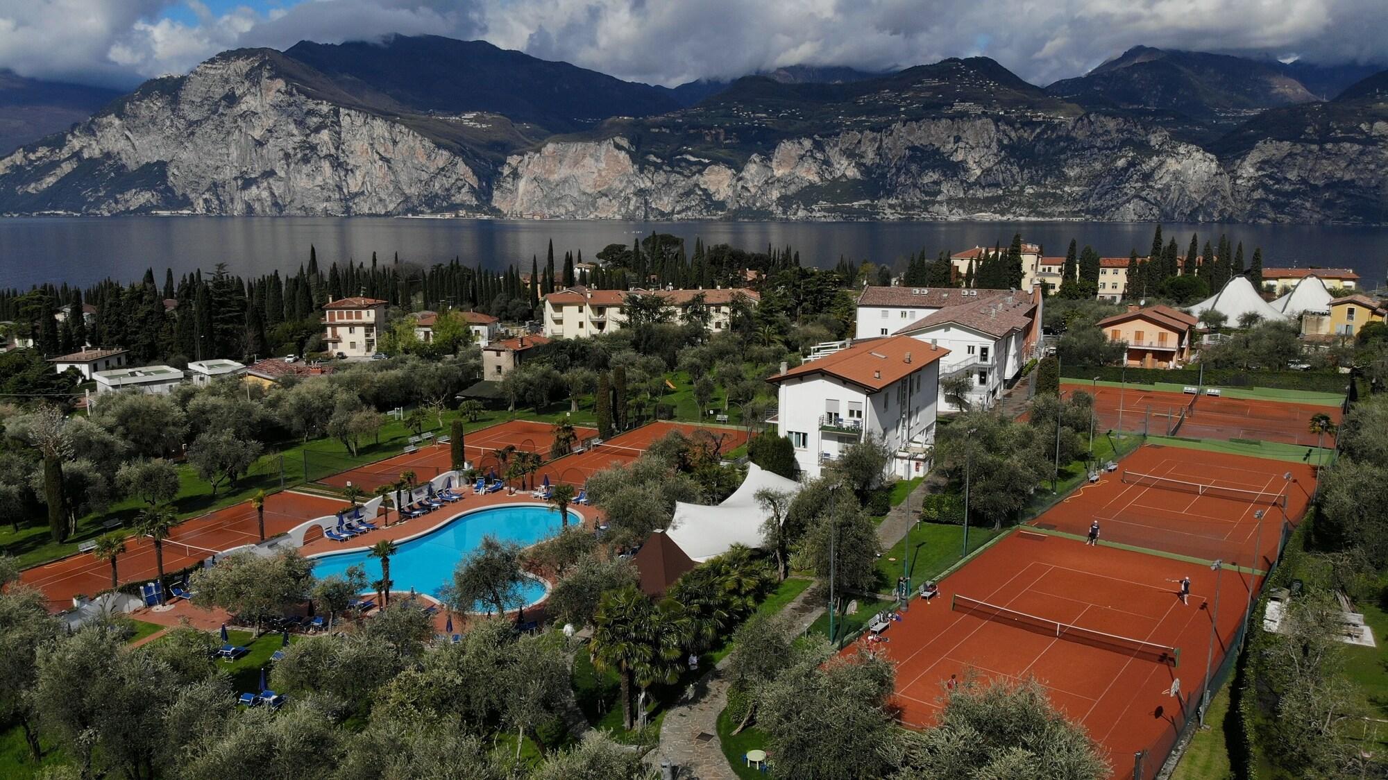 Vista Exterior Club Hotel Olivi
