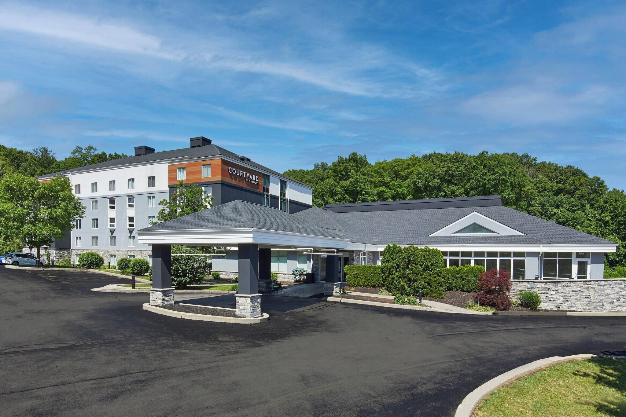 Vista Exterior Courtyard by Marriott Rochester East/Penfield