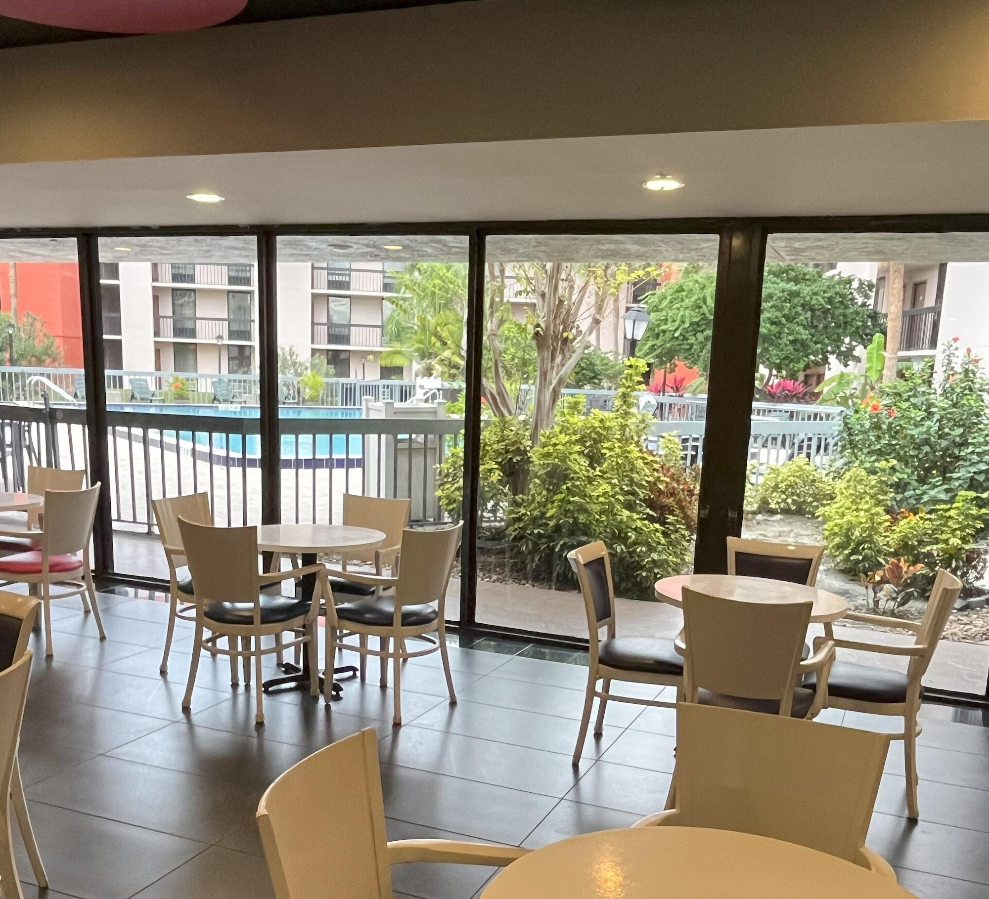 Restaurant Grand Hotel Orlando at Universal Blvd - Shuttle to Theme Parks