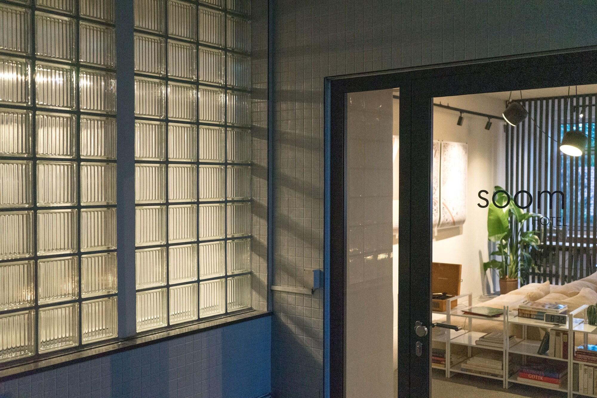 Vista Lobby soom Salzburg I Capsule Hotel