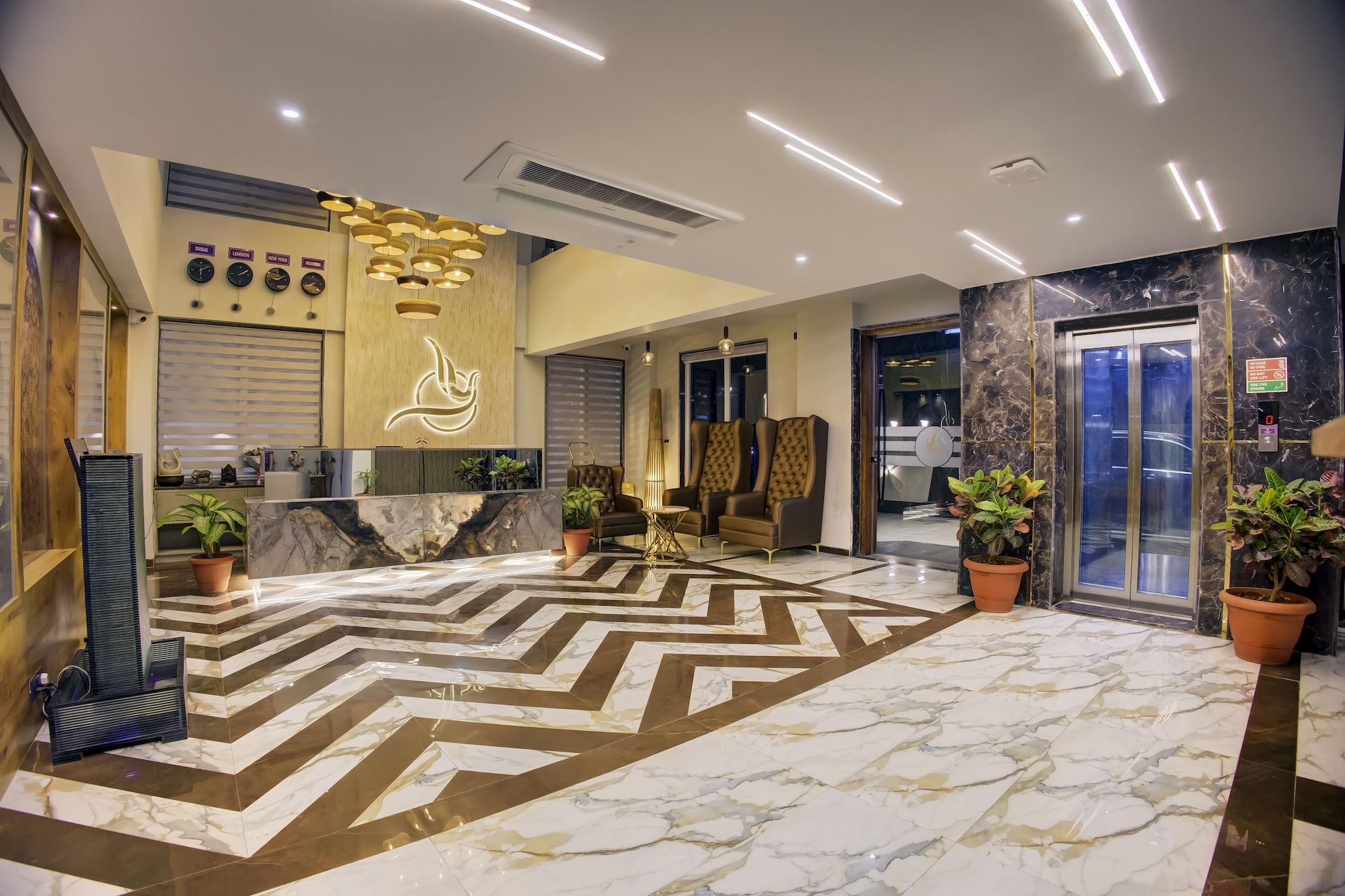 Vista Lobby Cozzet Mahad