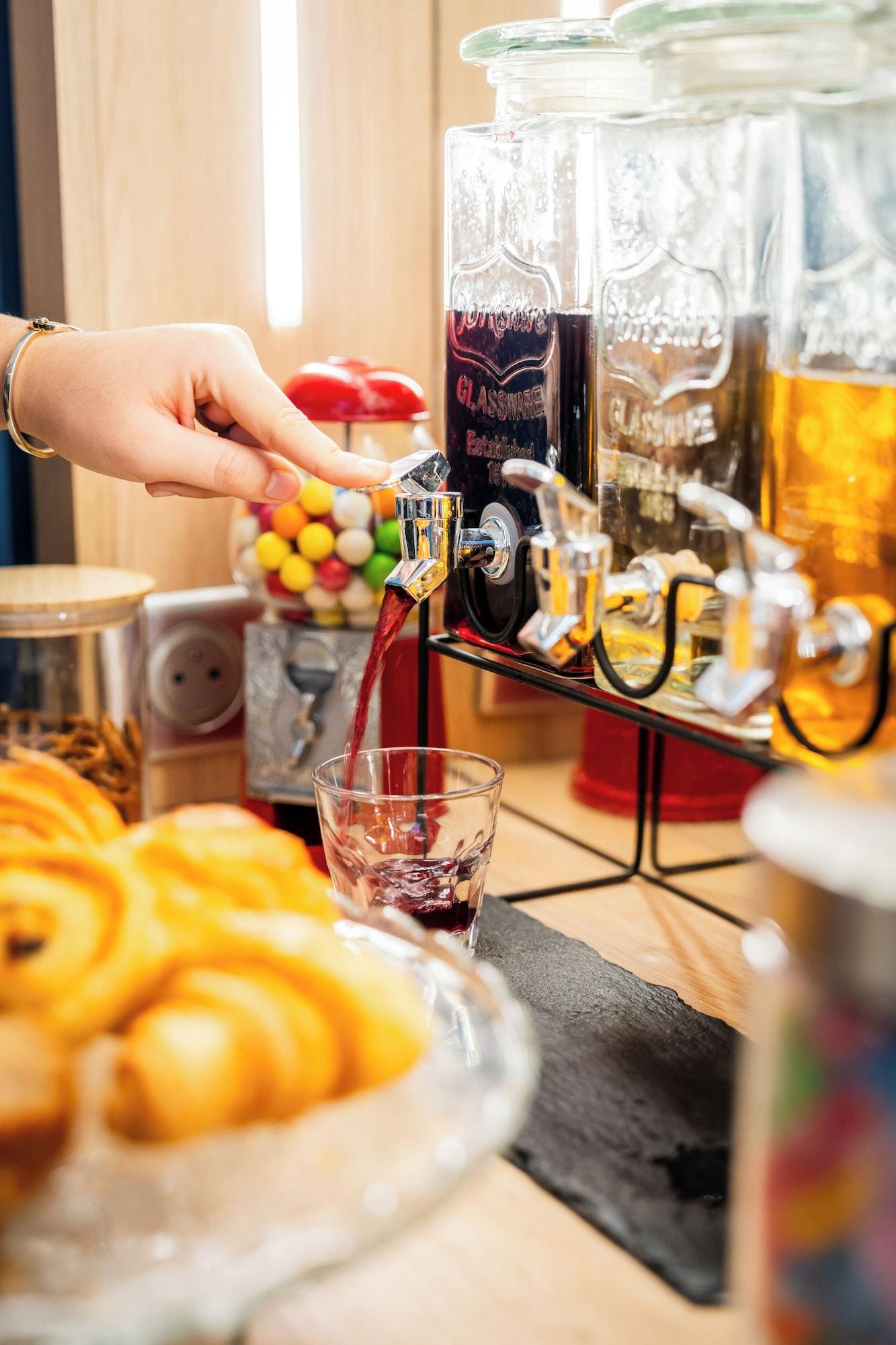 Vista Lobby Hôtel Edouard 6 by Malone