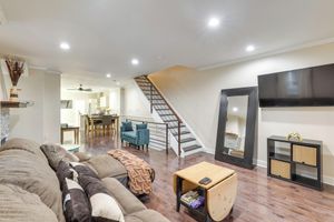 Arriendo temporal - Pet Friendly! 3-story Home Near Cobbs Creek Park!