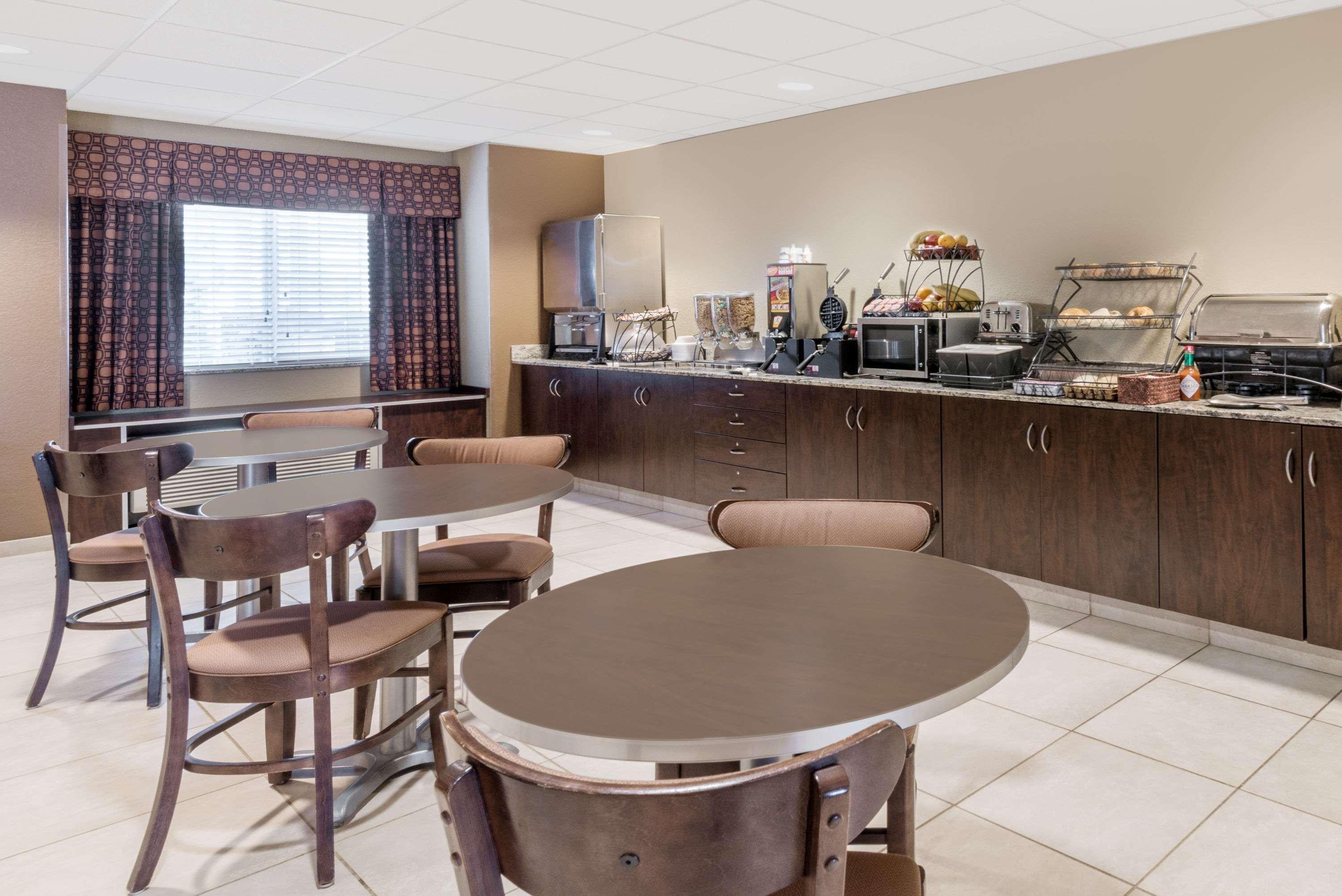 Restaurant Microtel Inn & Suites by Wyndham Dickinson