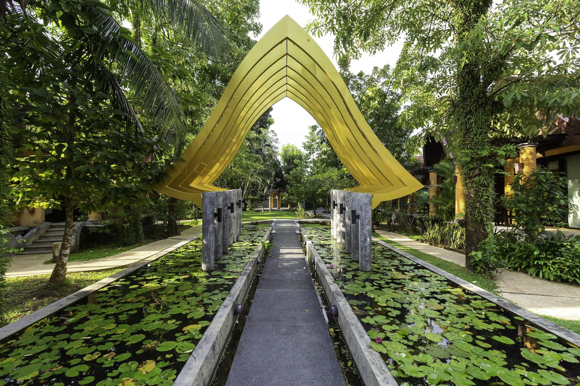 Vista Exterior The Village Resort