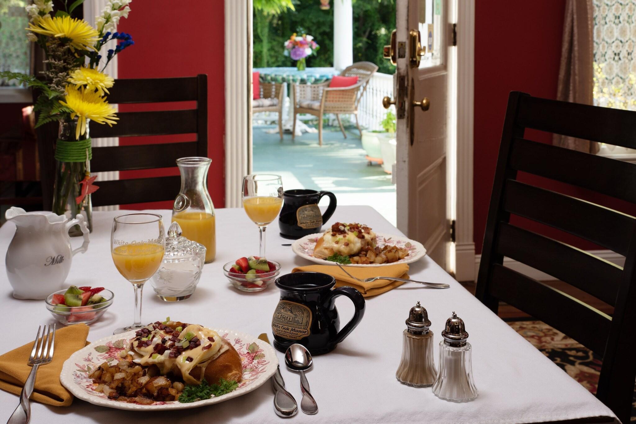 Vista Lobby White Oak Manor Bed & Breakfast