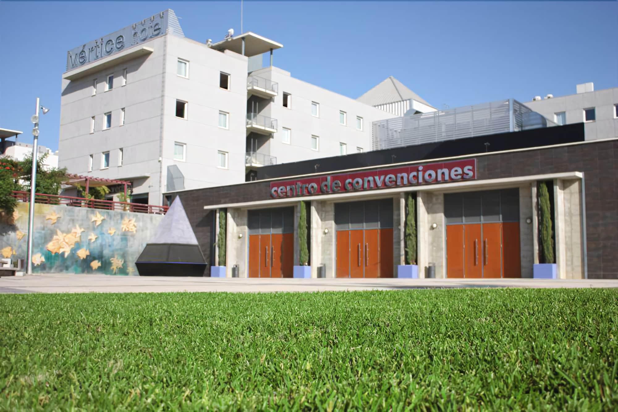 Vista Exterior Hotel Vertice Sevilla Aljarafe