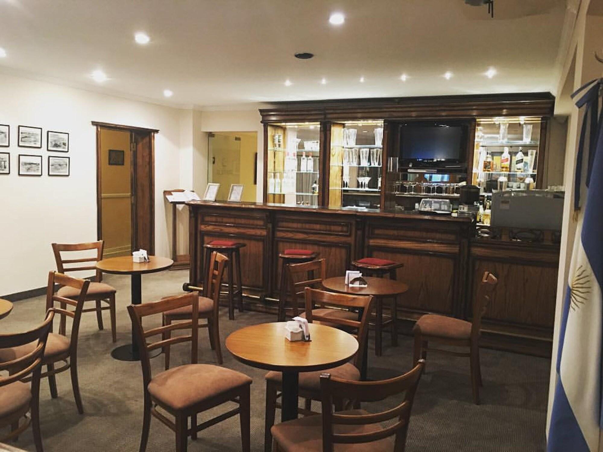 Bar/Salón Kapenke Hotel