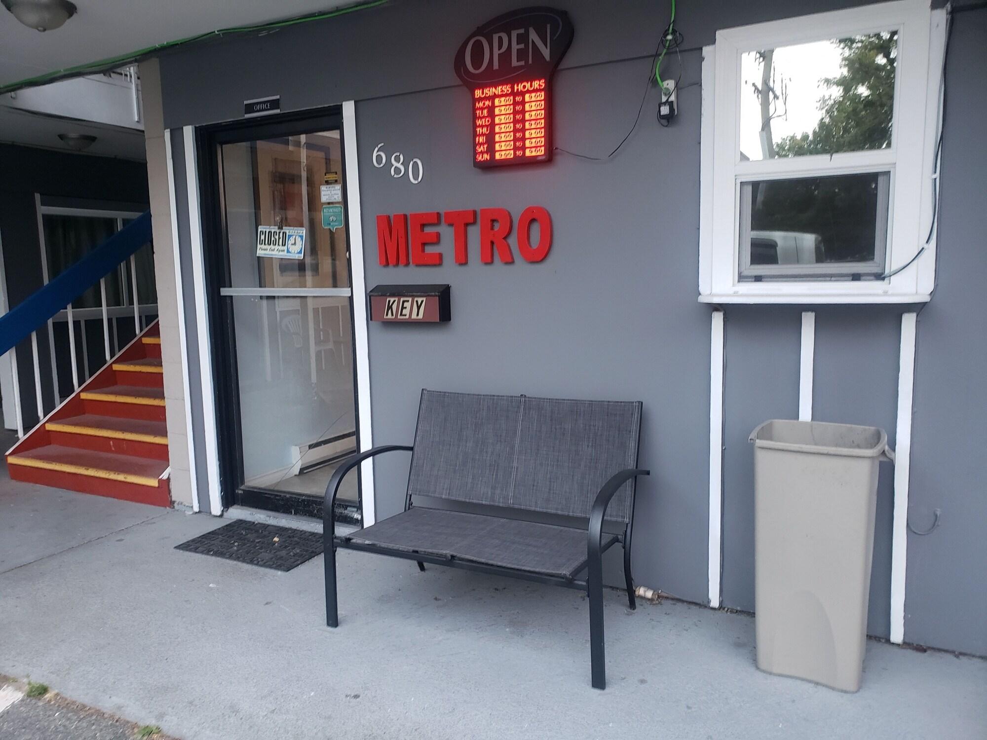 Varios Metro Inn