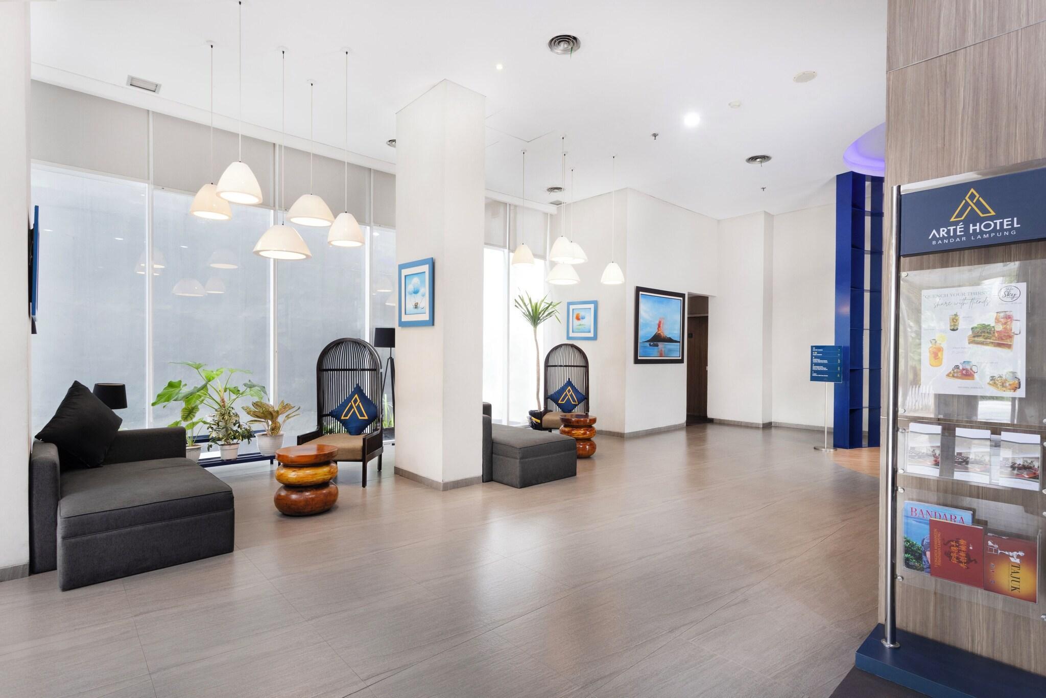 Vista Exterior Whiz Prime Hotel Ahmad Yani Lampung