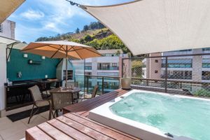 Alquiler Vacacional - Cobertura com jacuzzi e churrasqueira no Centro de Itaipava