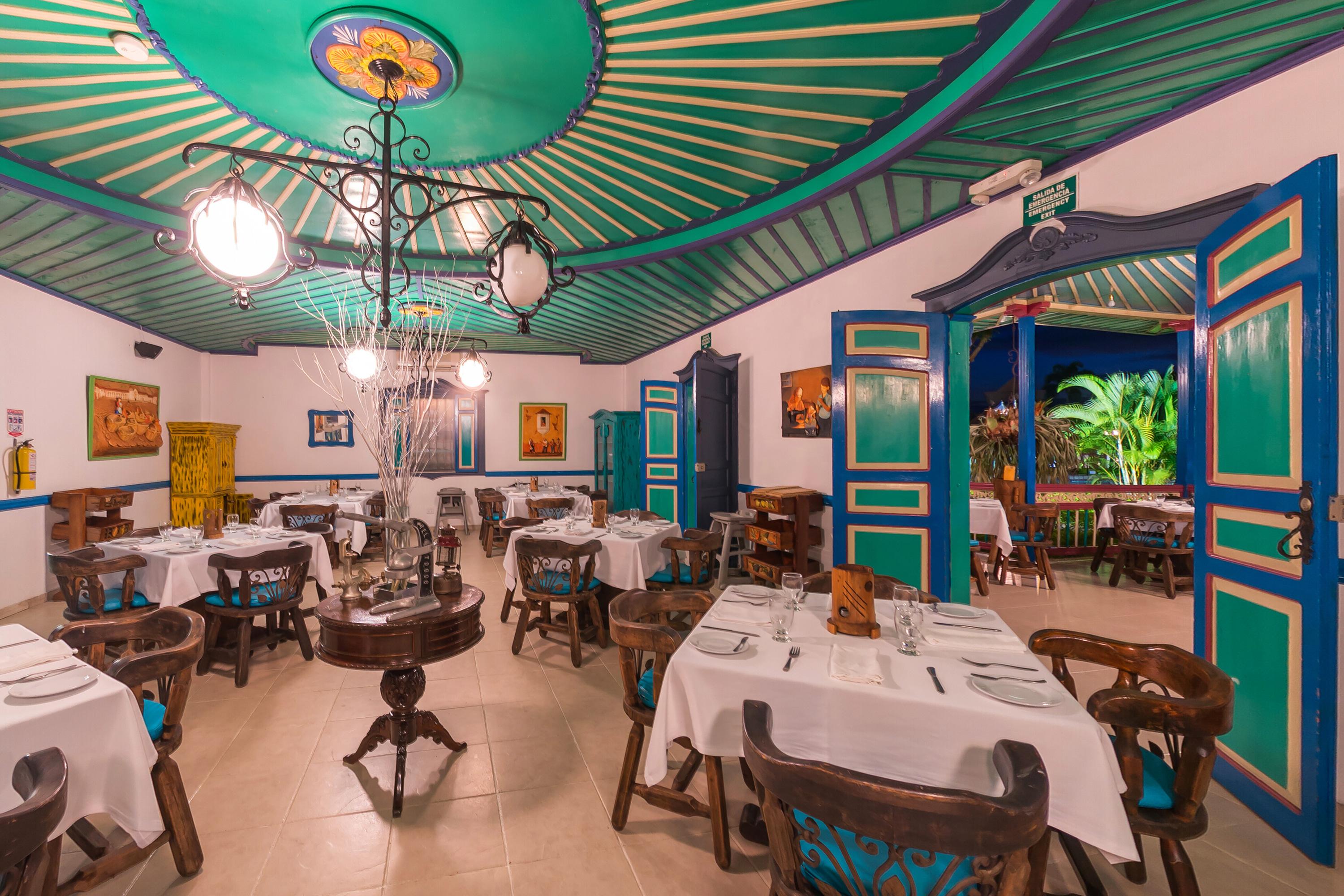 Restaurant Decameron Las Heliconias