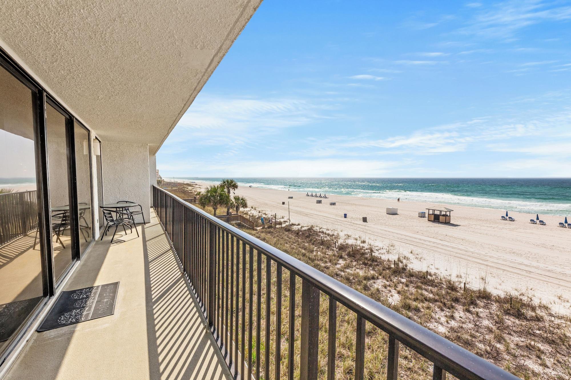 Vista Exterior Sandpiper Beacon Beach Resort