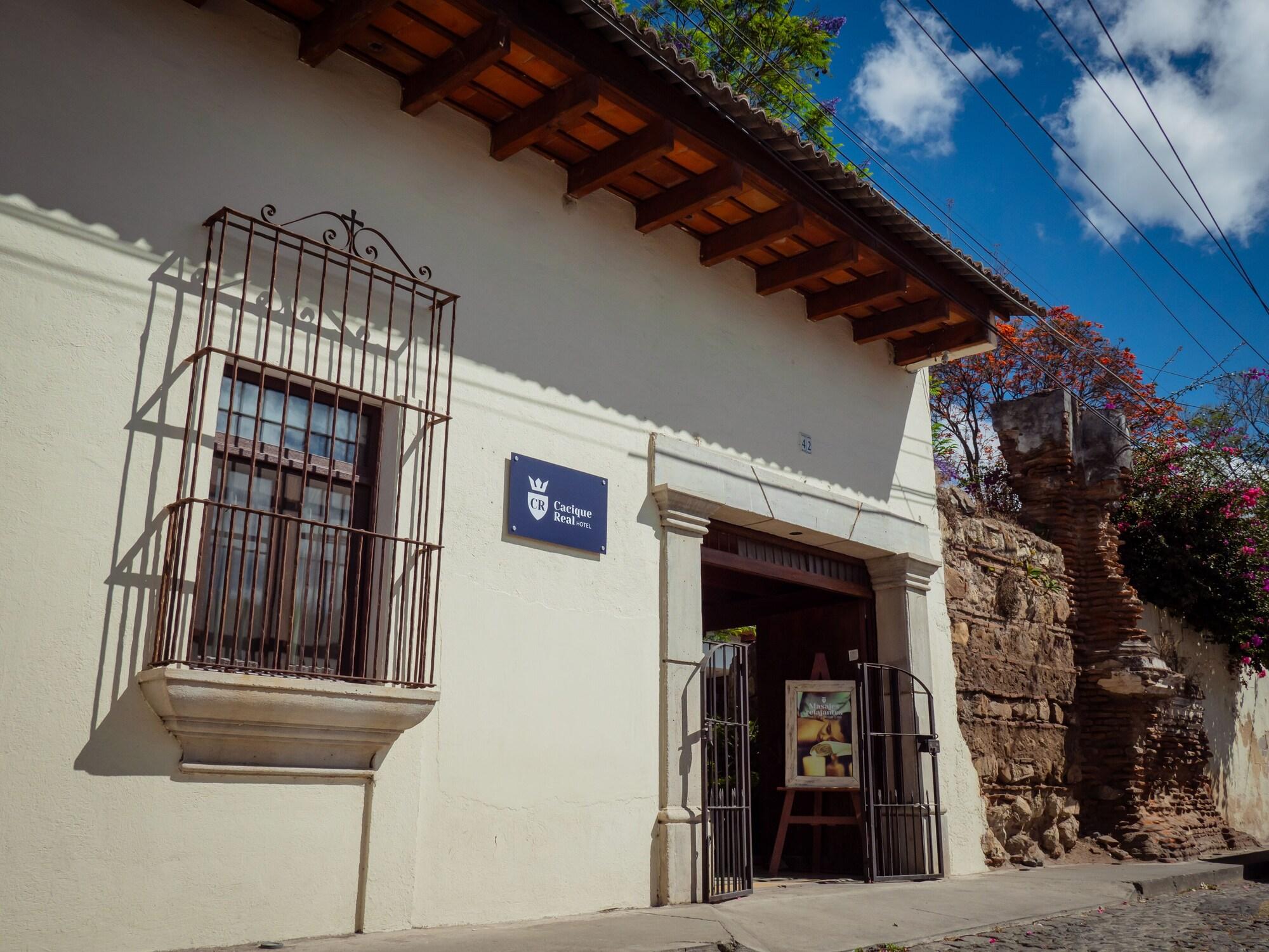 Vista Exterior Hotel Cacique Real