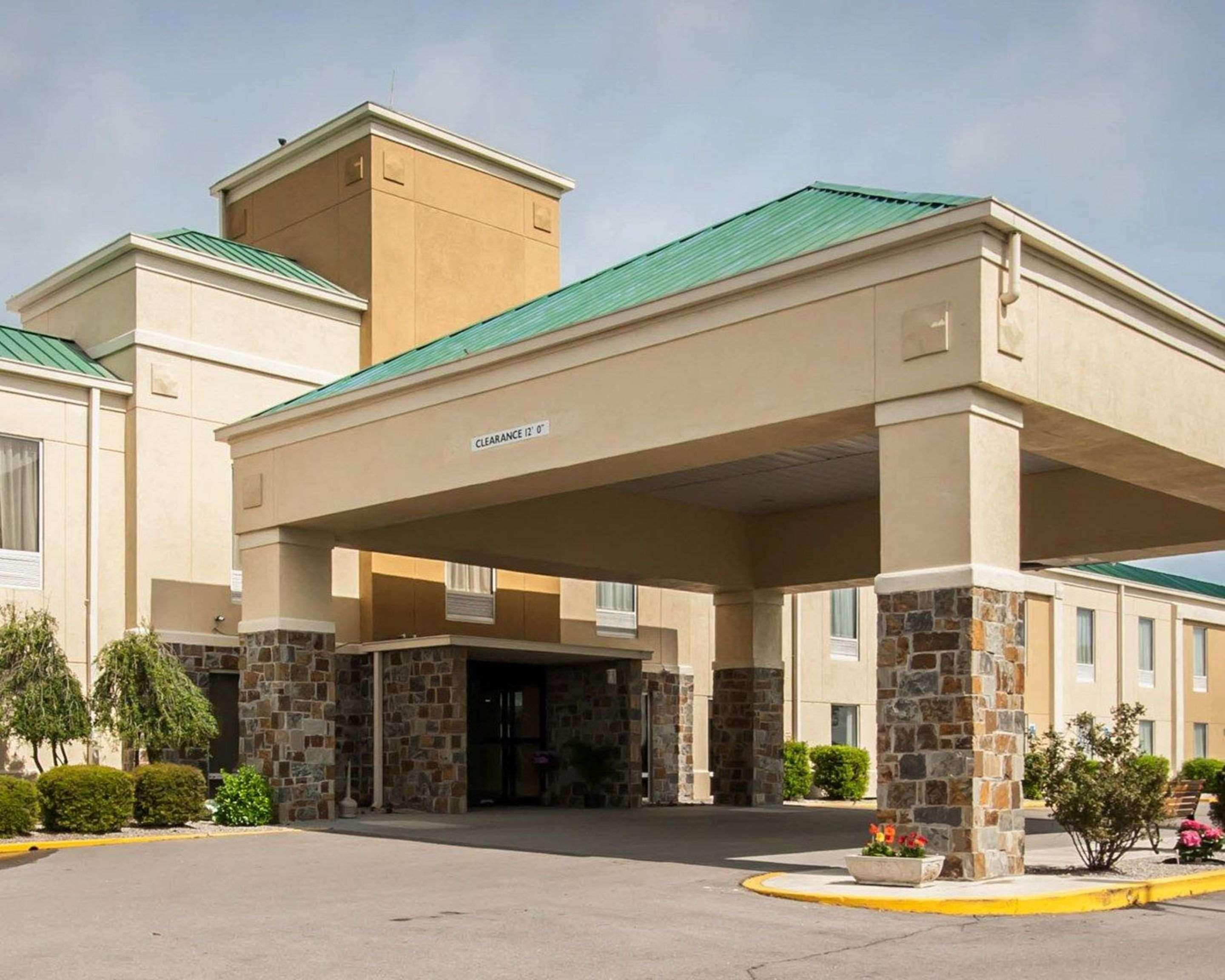 Vista Exterior Quality Inn Hayti North