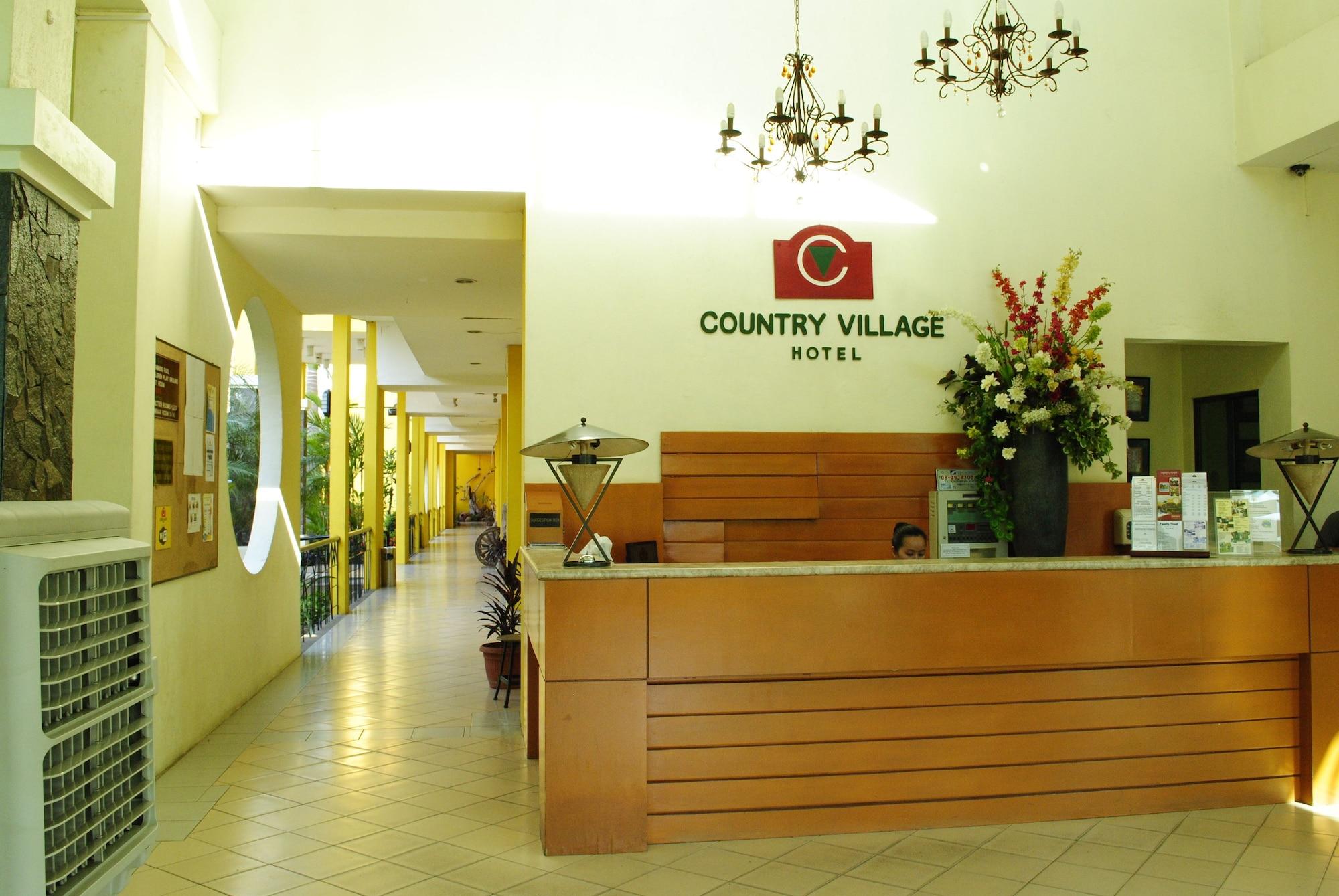 Vista Lobby Country Village Hotel