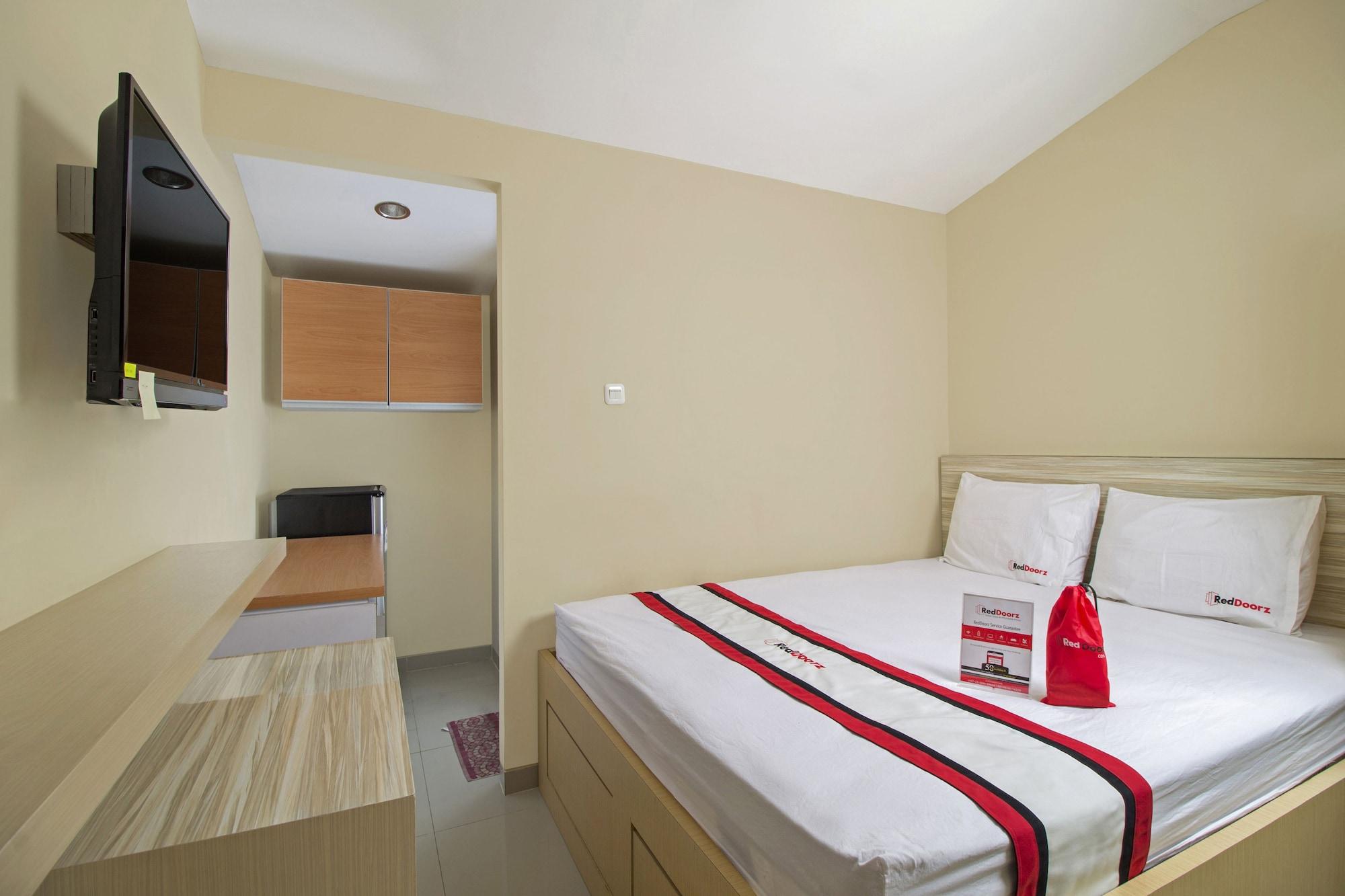 Varios RedDoorz Plus @ Setiabudi Tengah