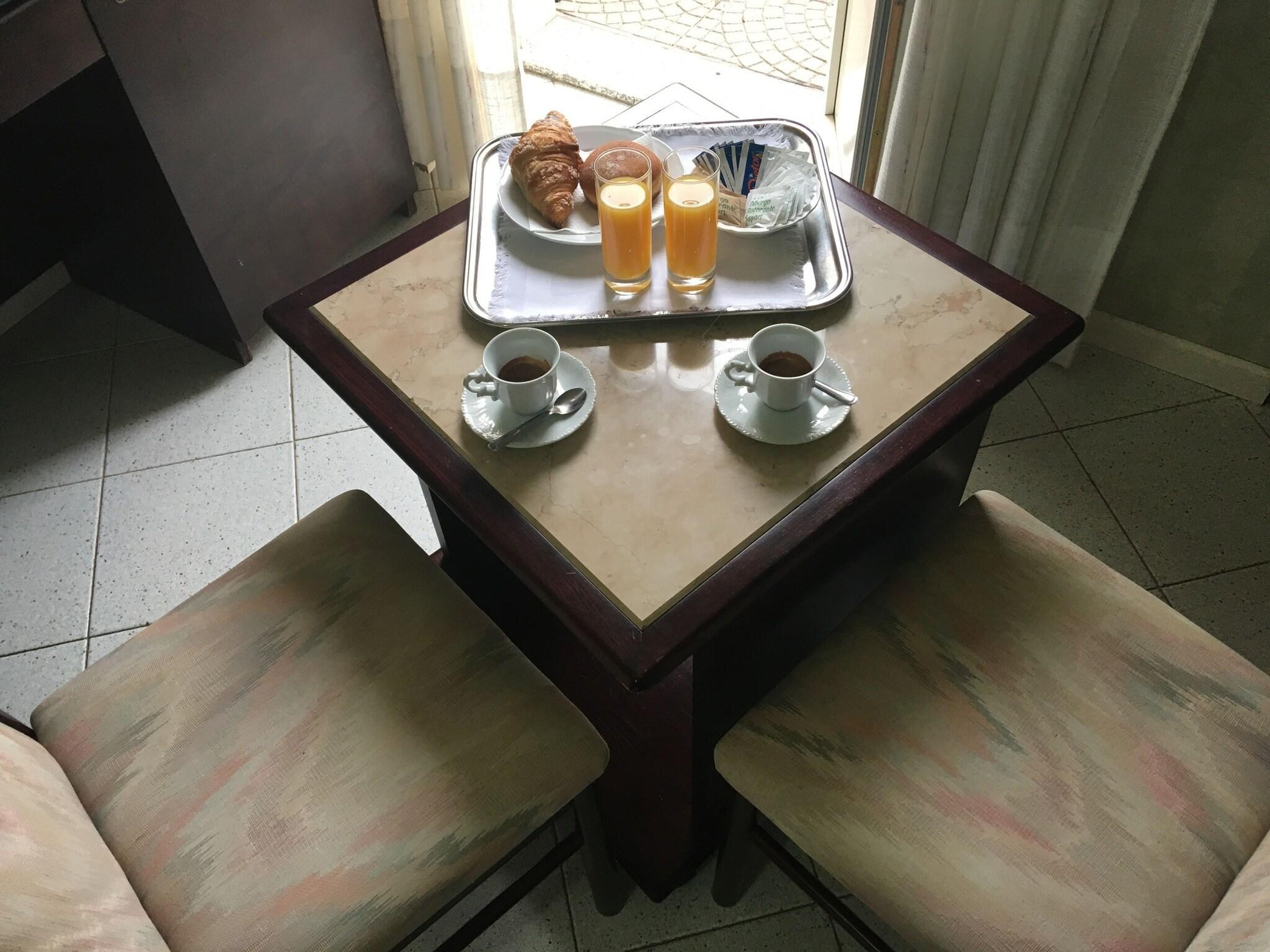 Bar/Salón Albergo Sapori