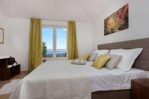 Alquiler Vacacional - Villa Terra is luxury home - a blend of rustic exterior and modern interior.