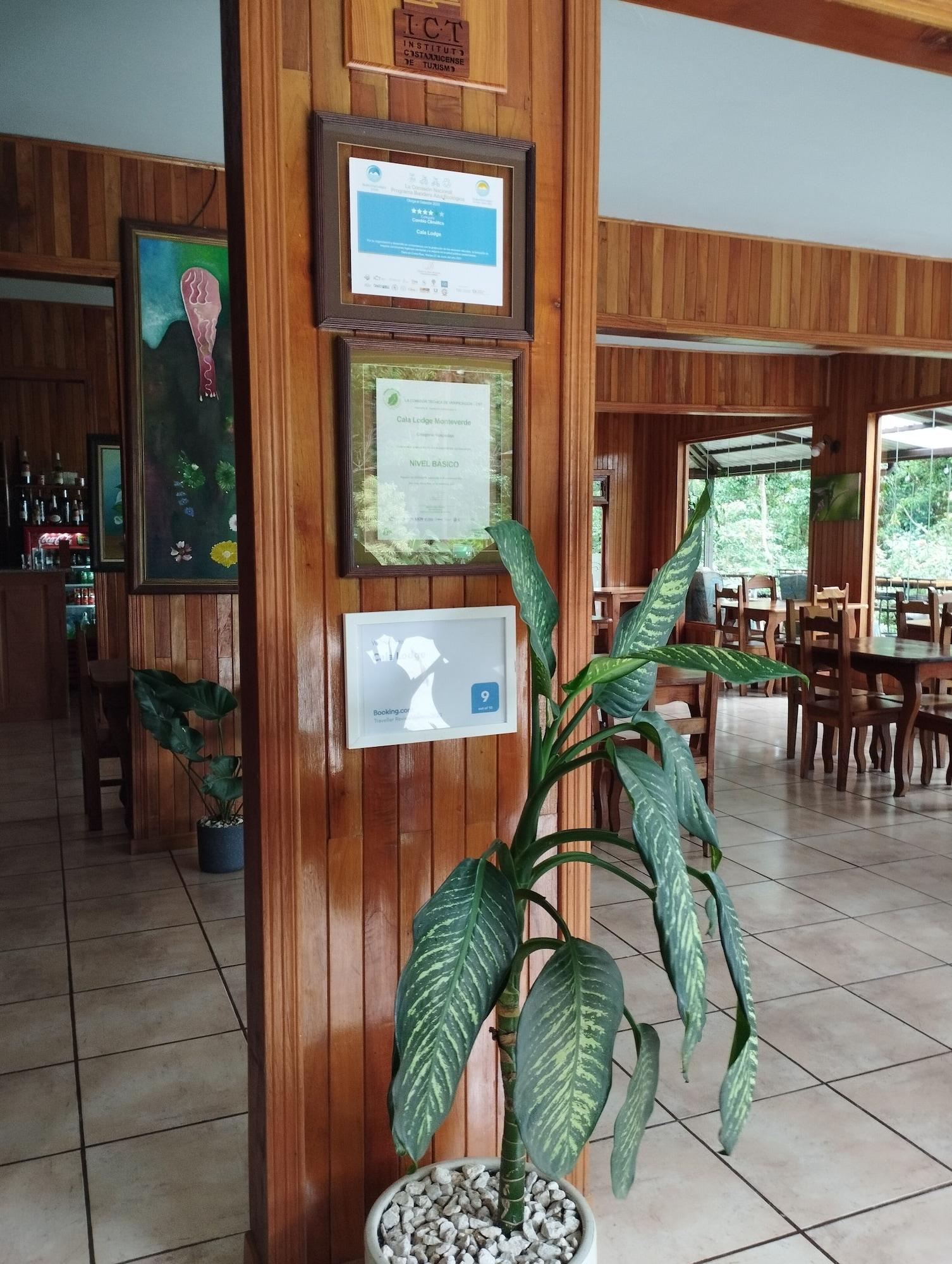 Vista Lobby Cala Lodge