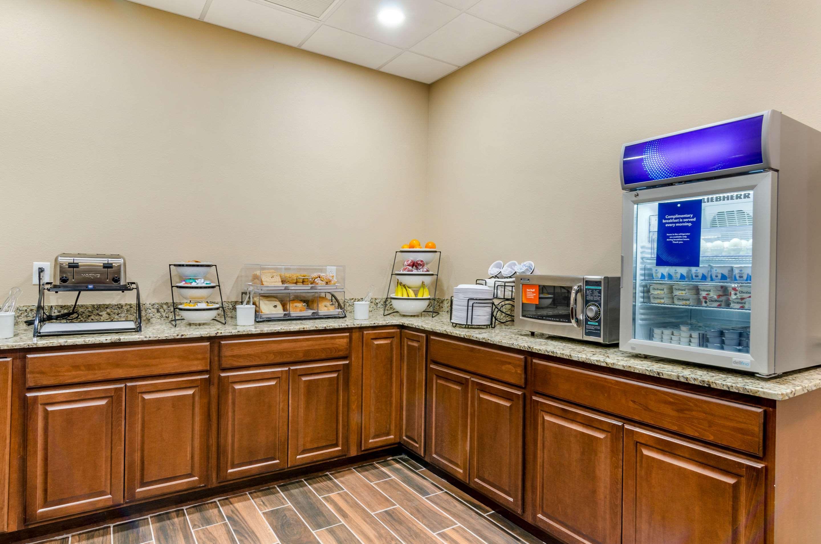 Restaurant Comfort Inn & Suites Salina North