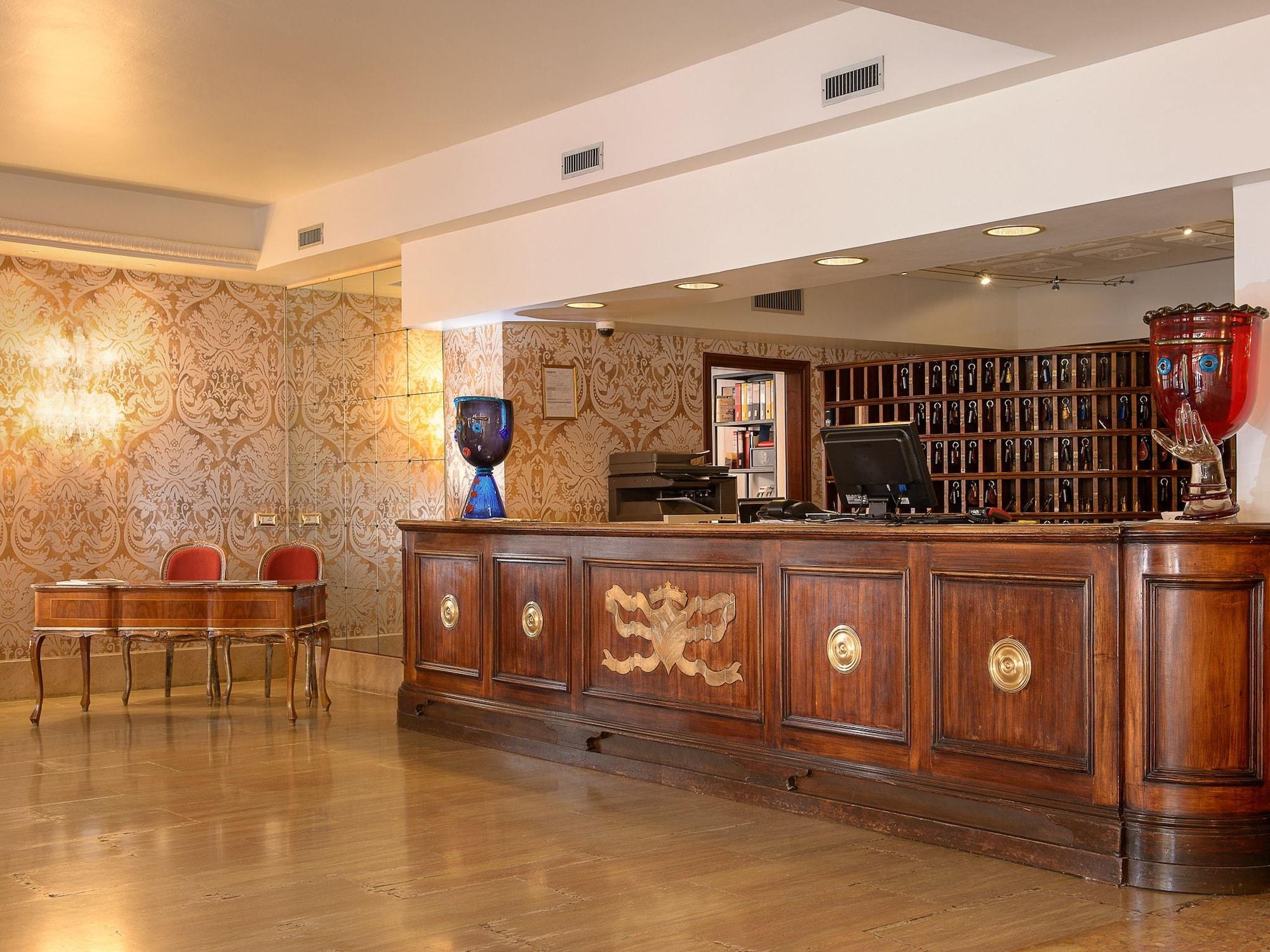 Vista Lobby Hotel Principe