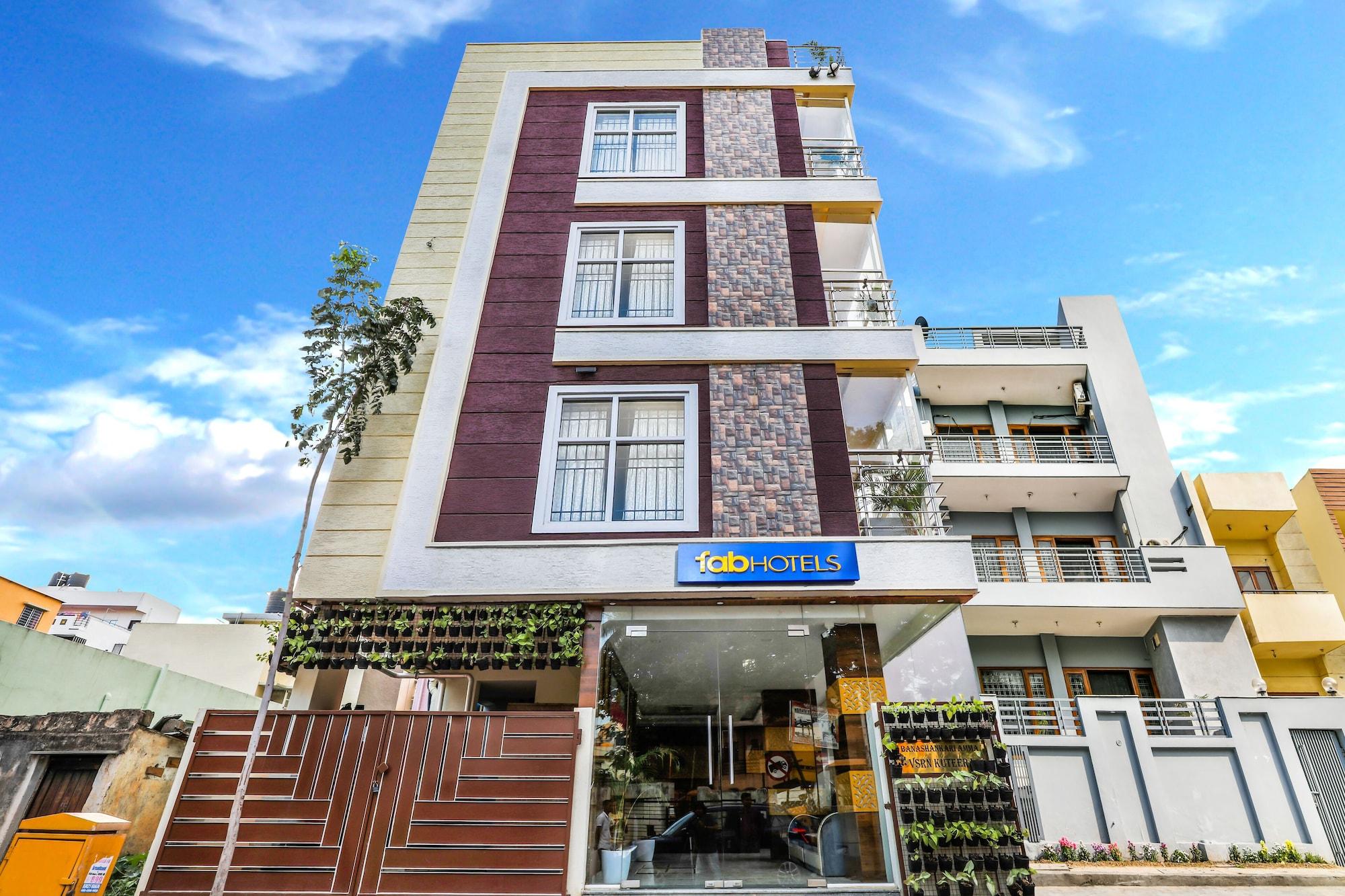 Varios FabHotel Royal Wood