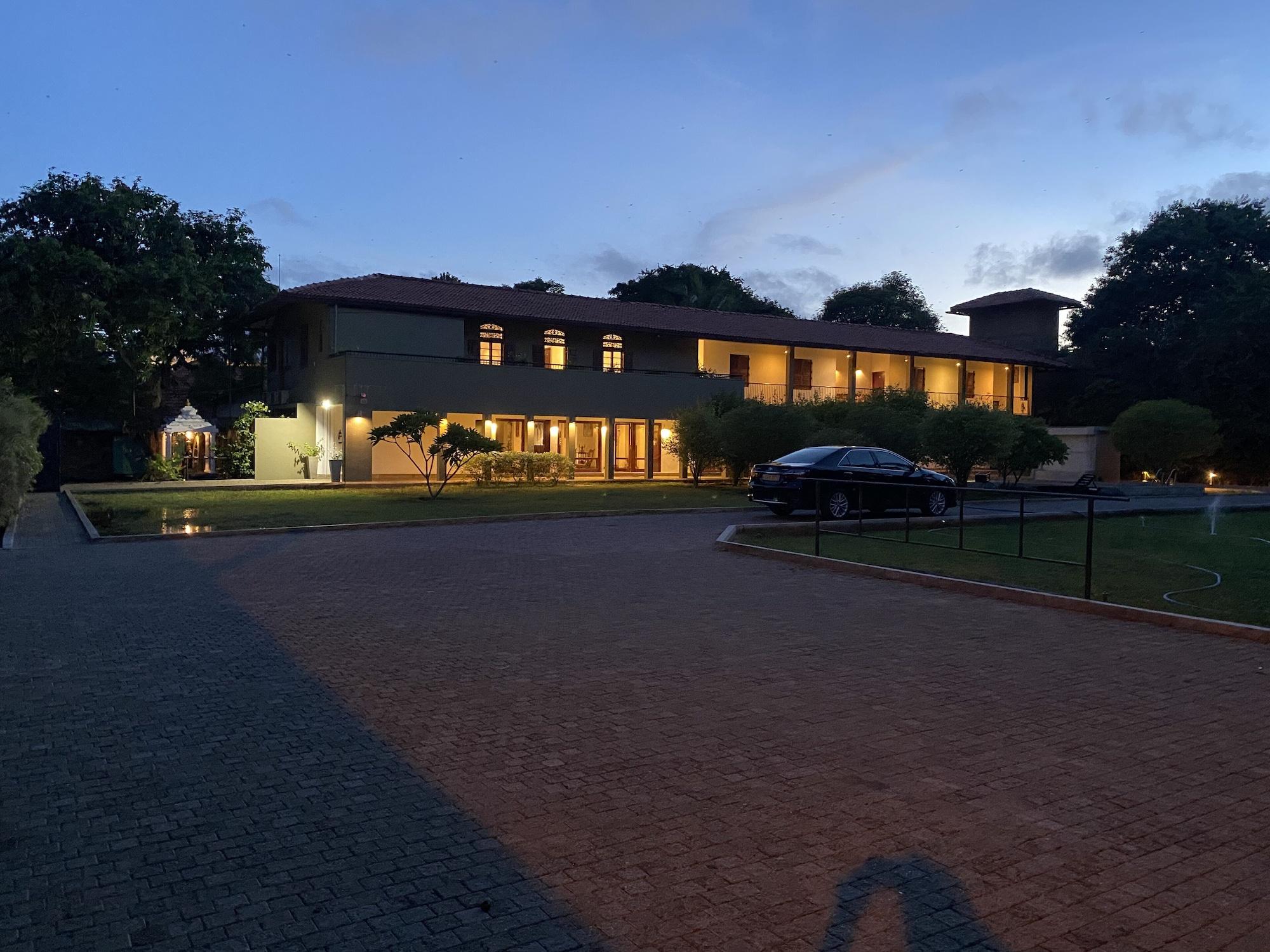 Vista Exterior Jaffna Heritage Hotel