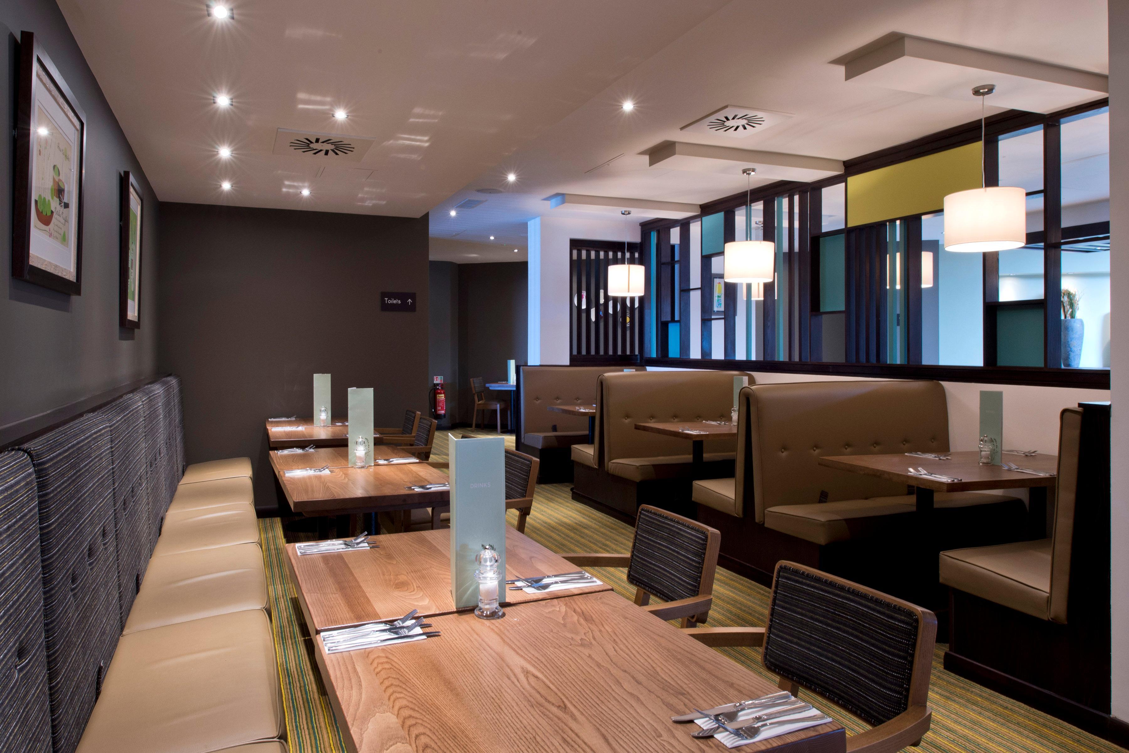 Restaurant Premier Inn Heathrow Airport Terminal 4