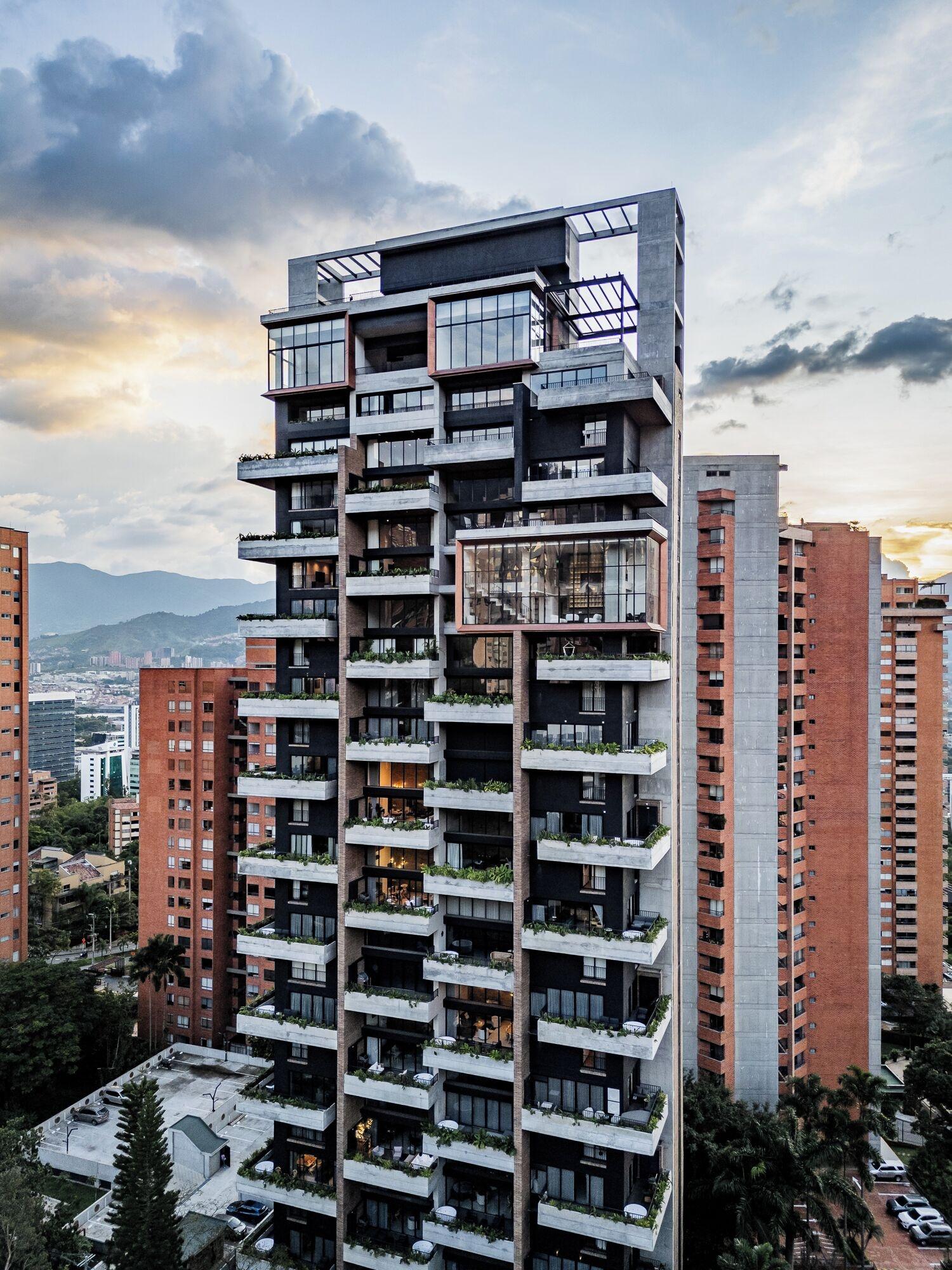 Vista Exterior Morph by MOME Stays