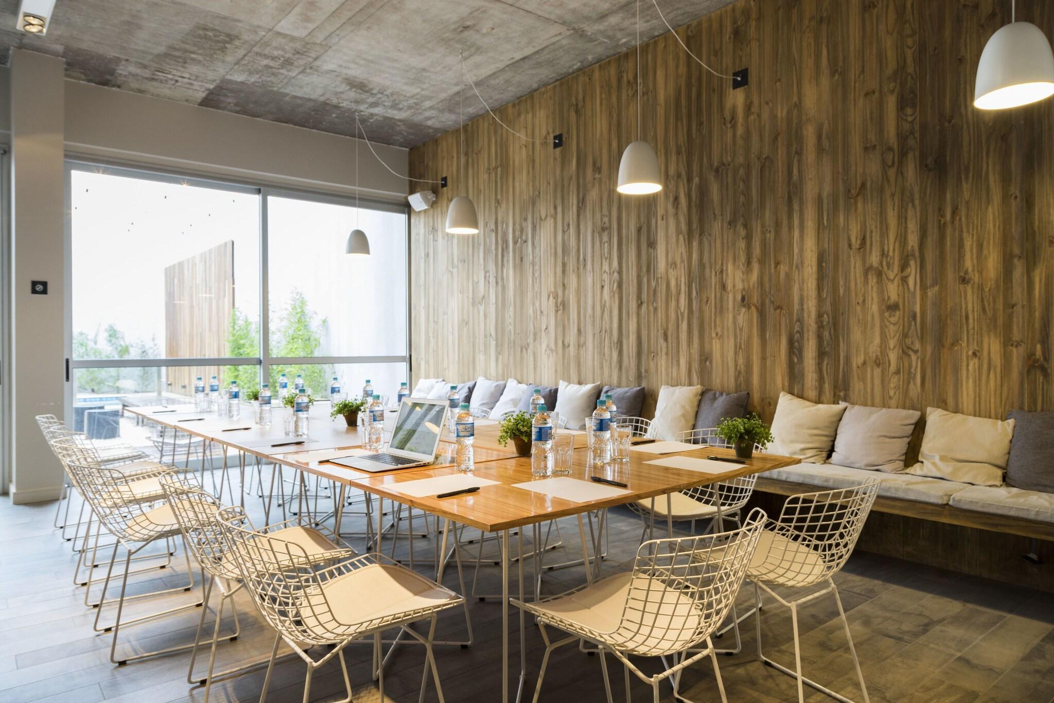 Centro de Negocios Lemon Suites