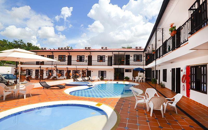 Vista Piscina Hotel Vanguardia
