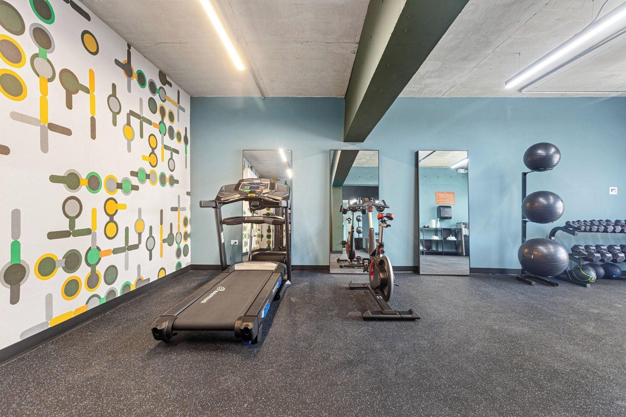 Gimnasio HiBird- Apartment and Suites Hotel