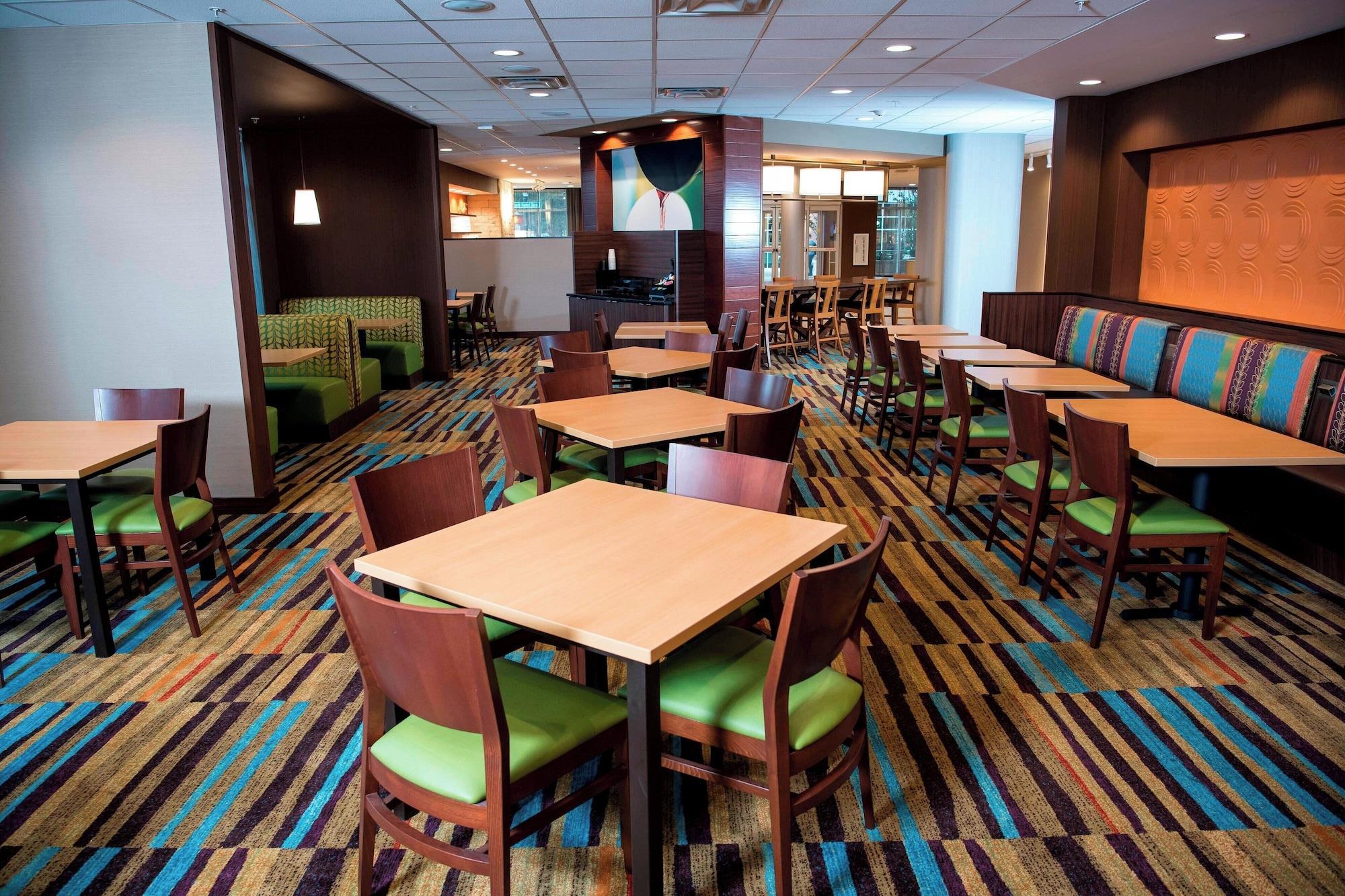 Restaurant Fairfield Inn & Suites Cincinnati Uptown/University Area