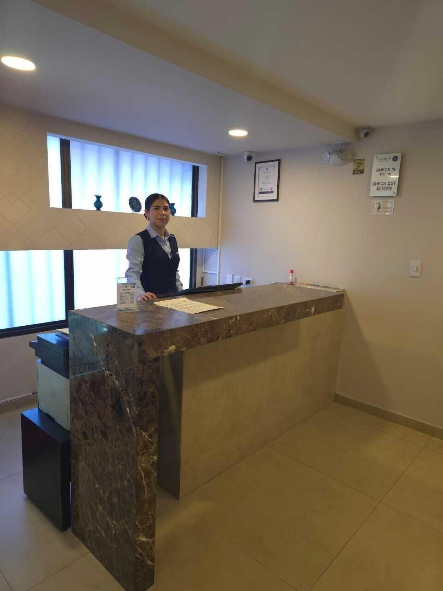 Vista Lobby Hotel Castellana 95