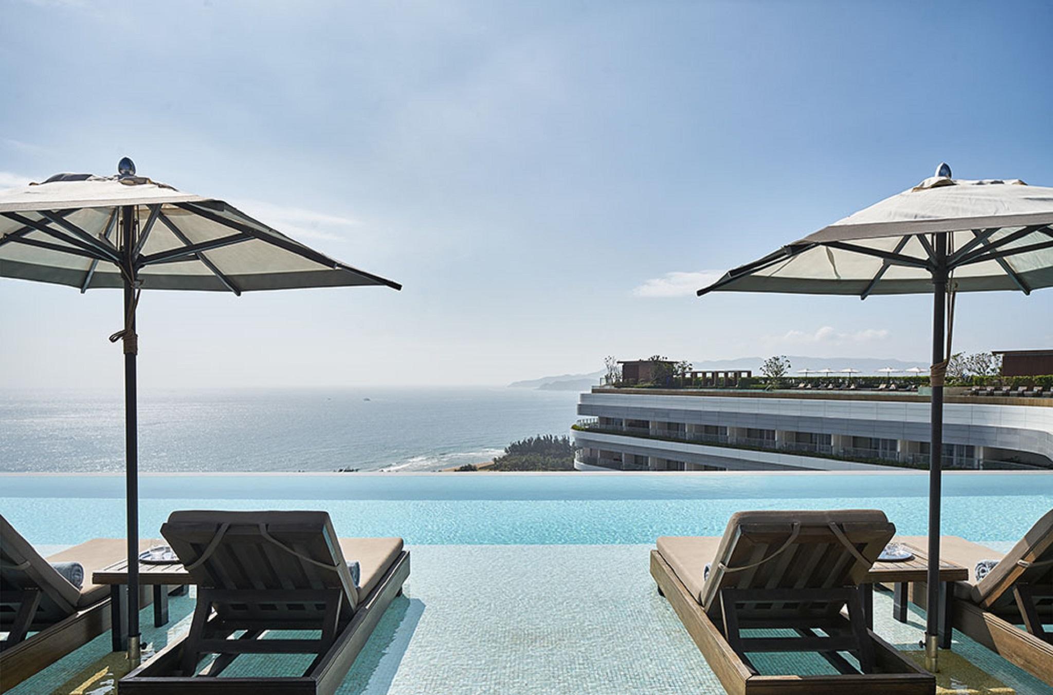 Vista Piscina Rosewood Sanya