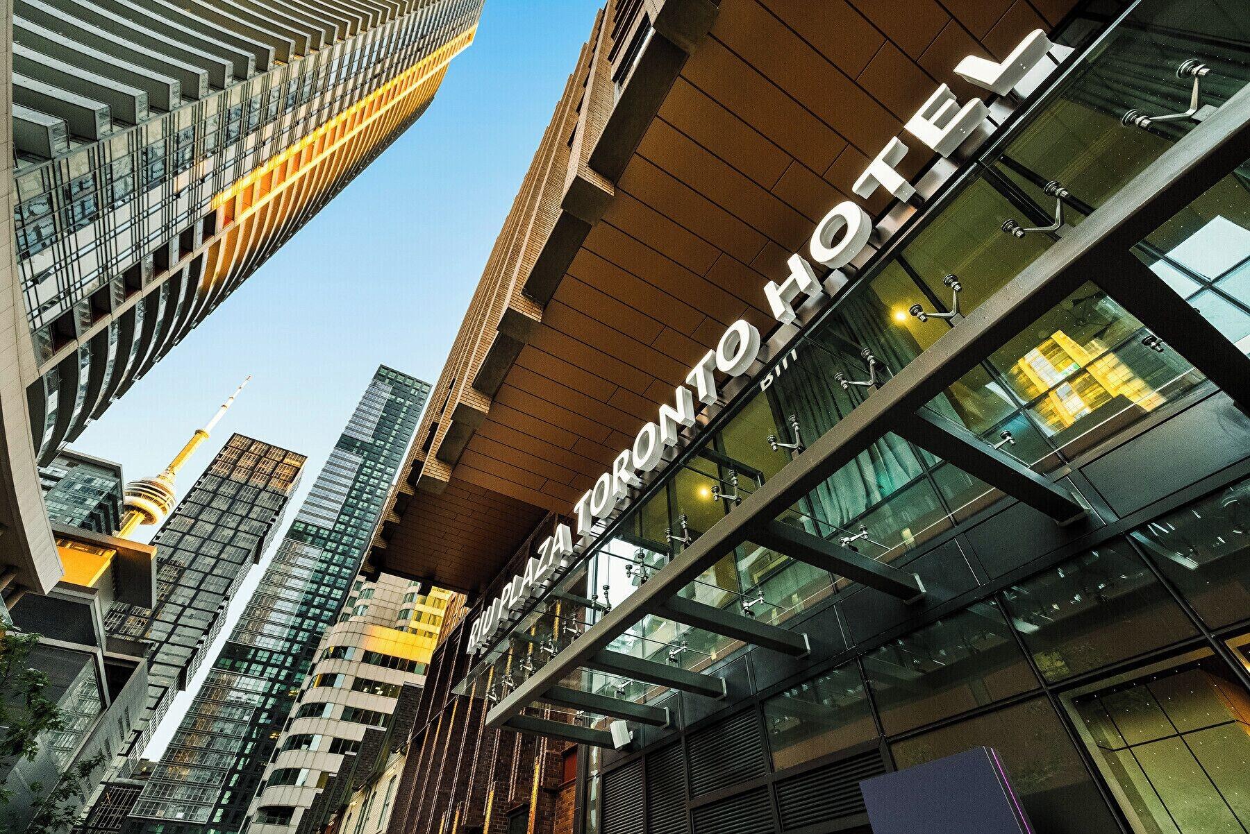Vista Exterior Hotel Riu Plaza Toronto