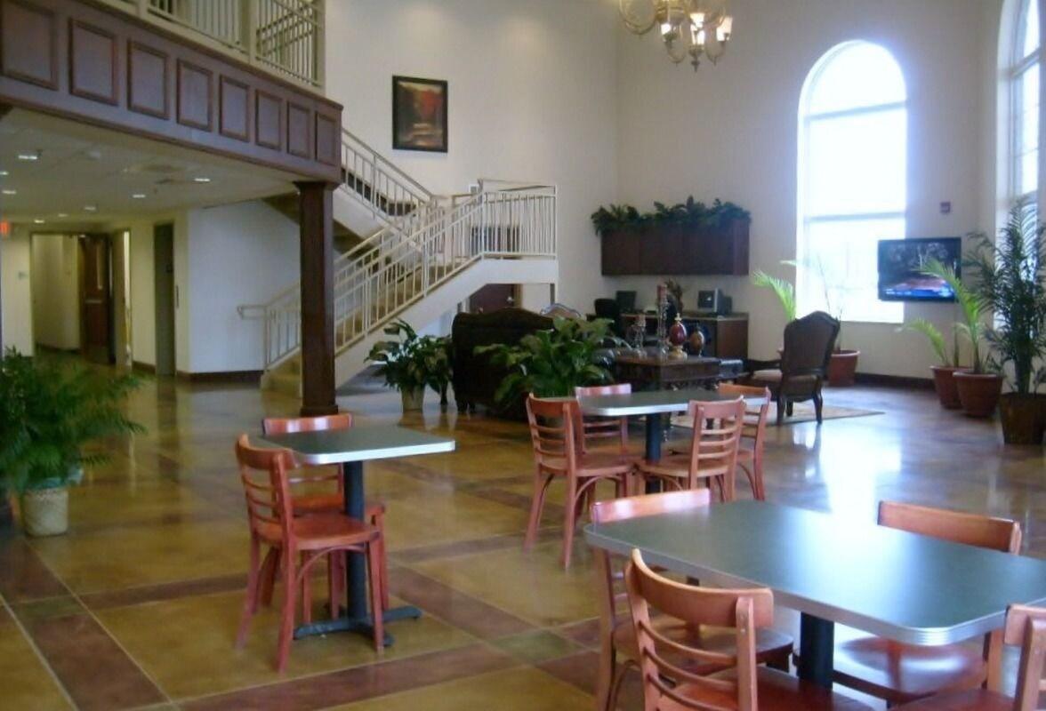 Restaurant Heritage Inn & Suites