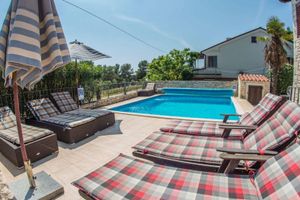 Alquiler Vacacional - A/C 4 bedroom Villa, Pool, sea views beach 6 minutes walk.  Sleeps 8 people.