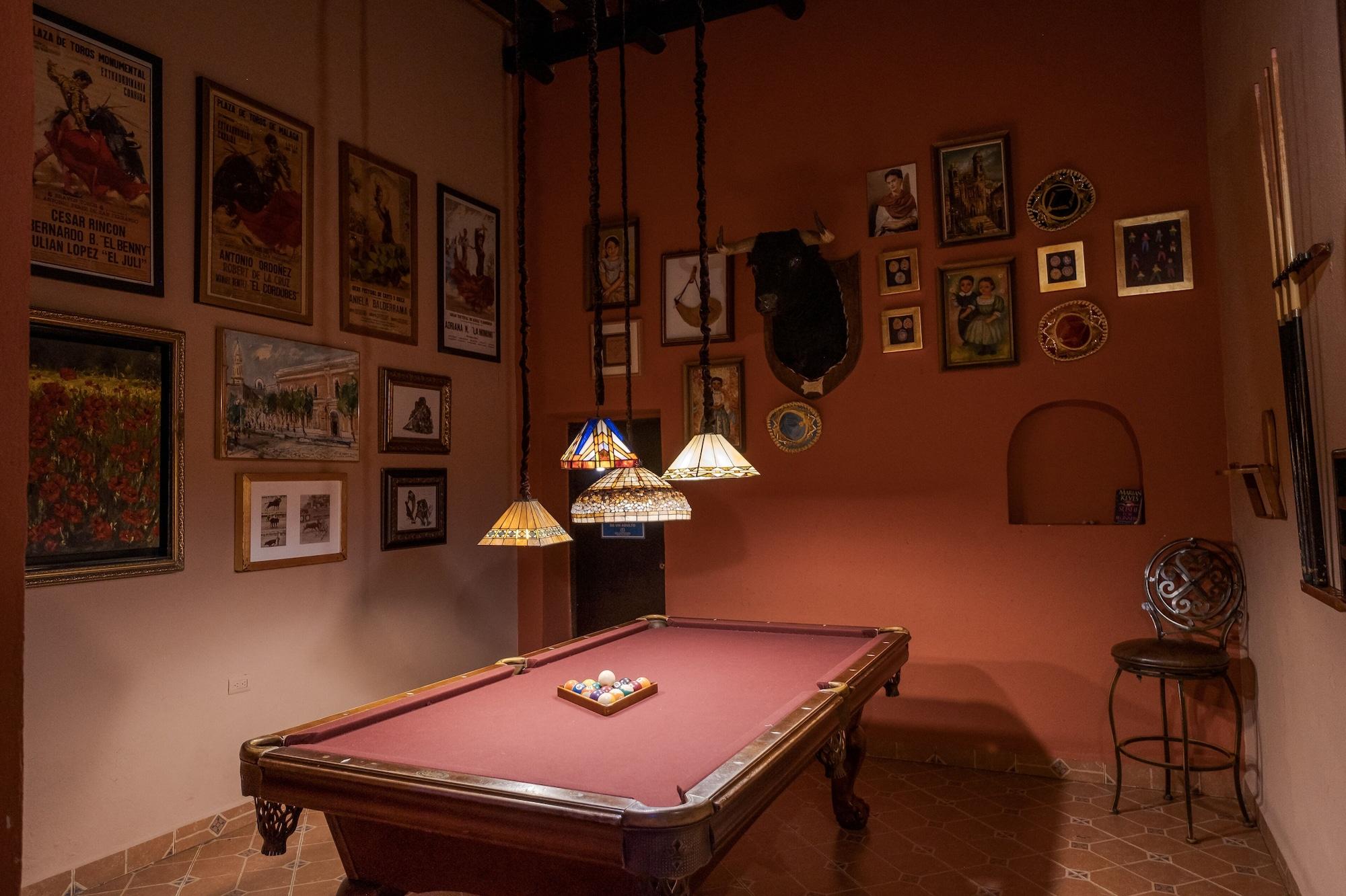 Bar/Salón Hotel Plaza del Fuerte by Balderrama Hotel Collection