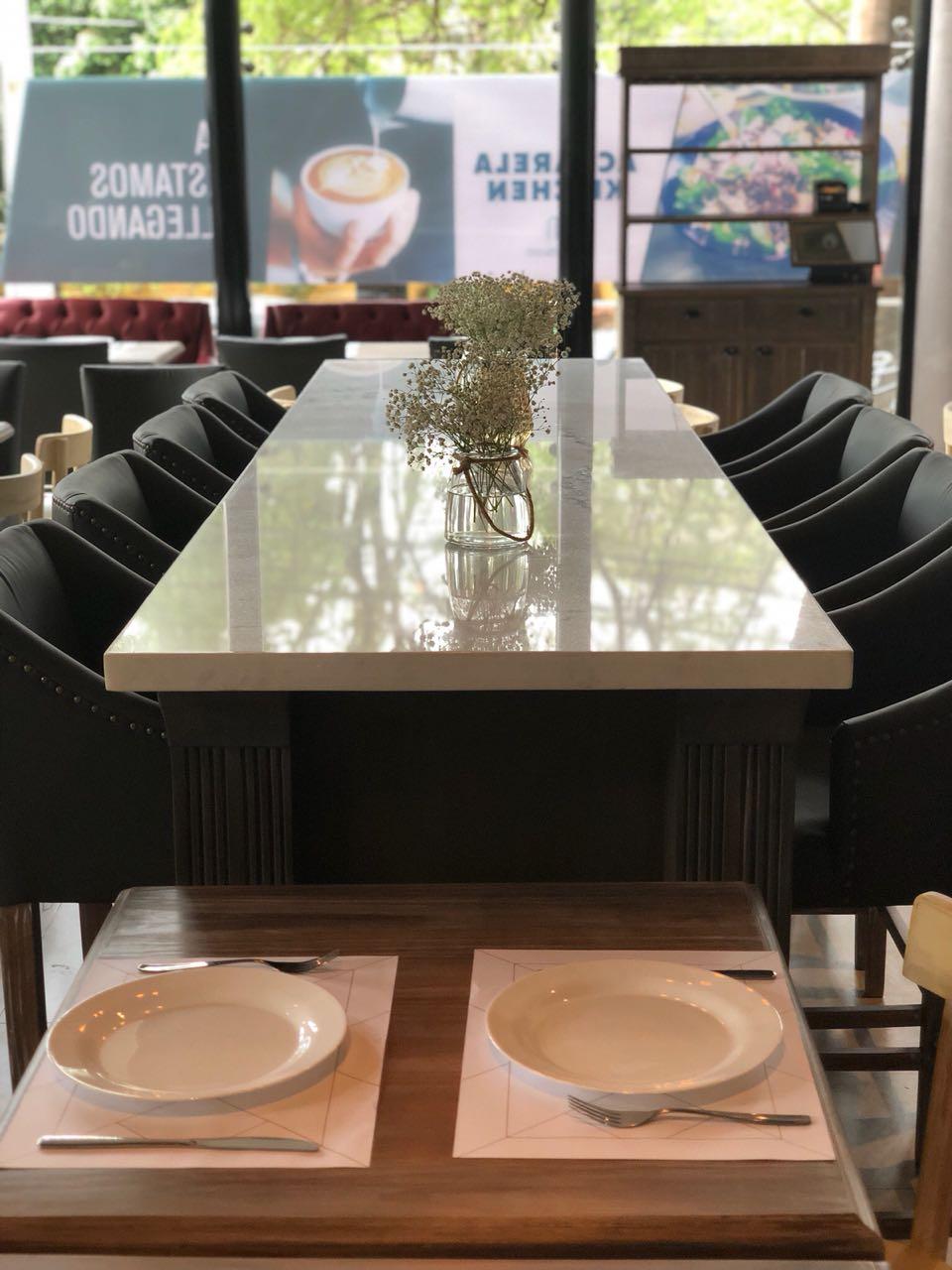 Restaurant Five Hotel & Residences