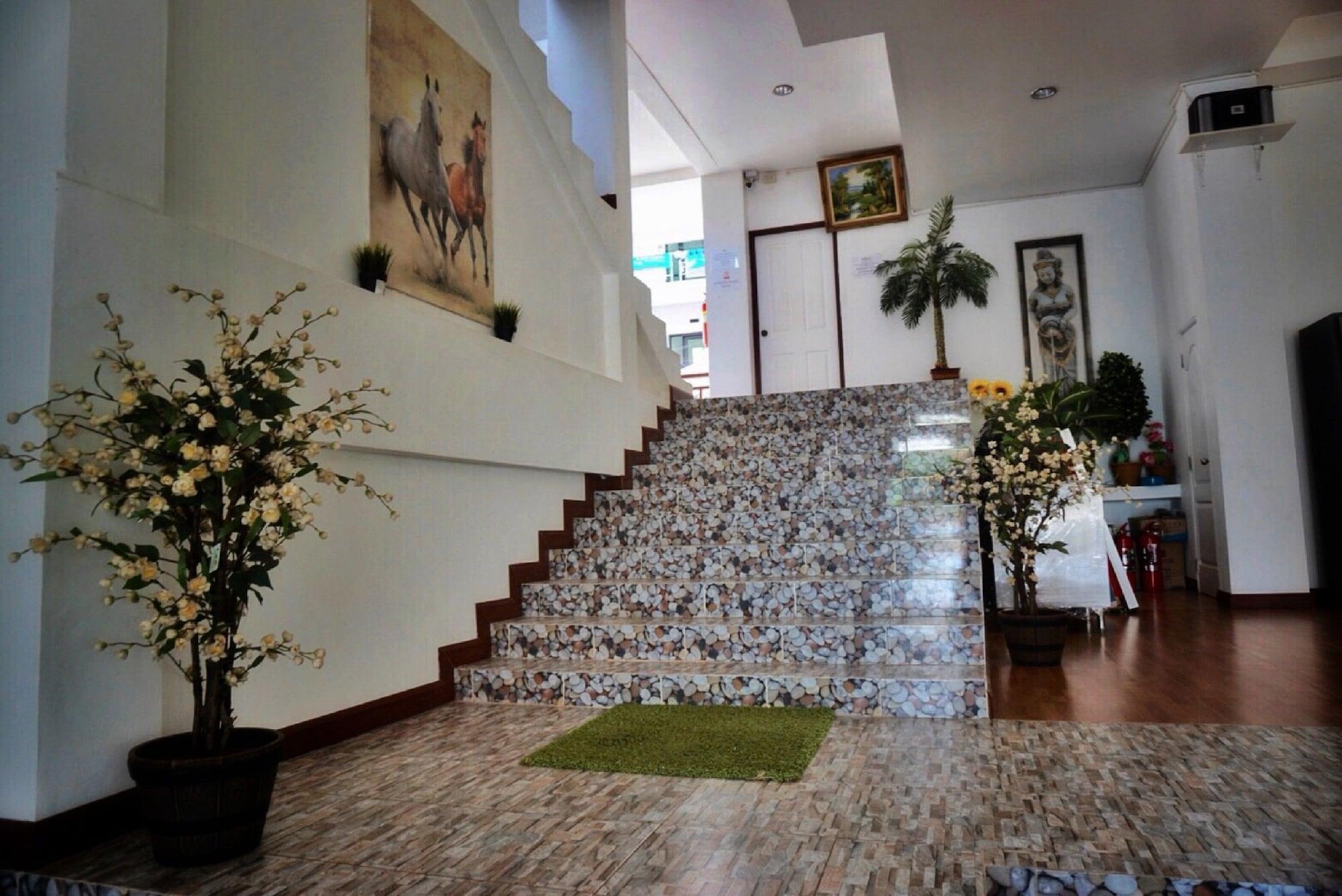 Vista Lobby Pranee Amata